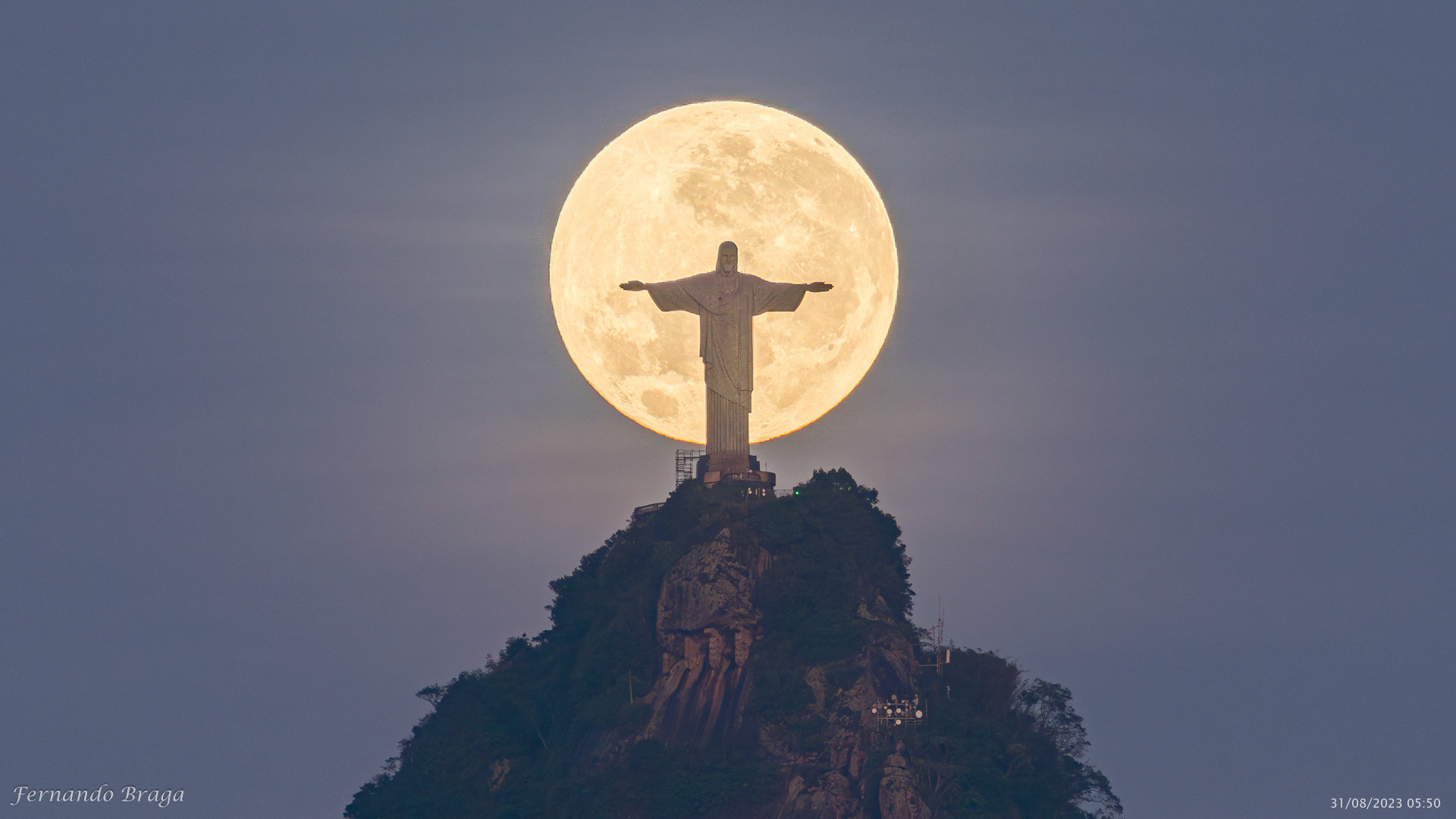 Lua Azul Abençoada