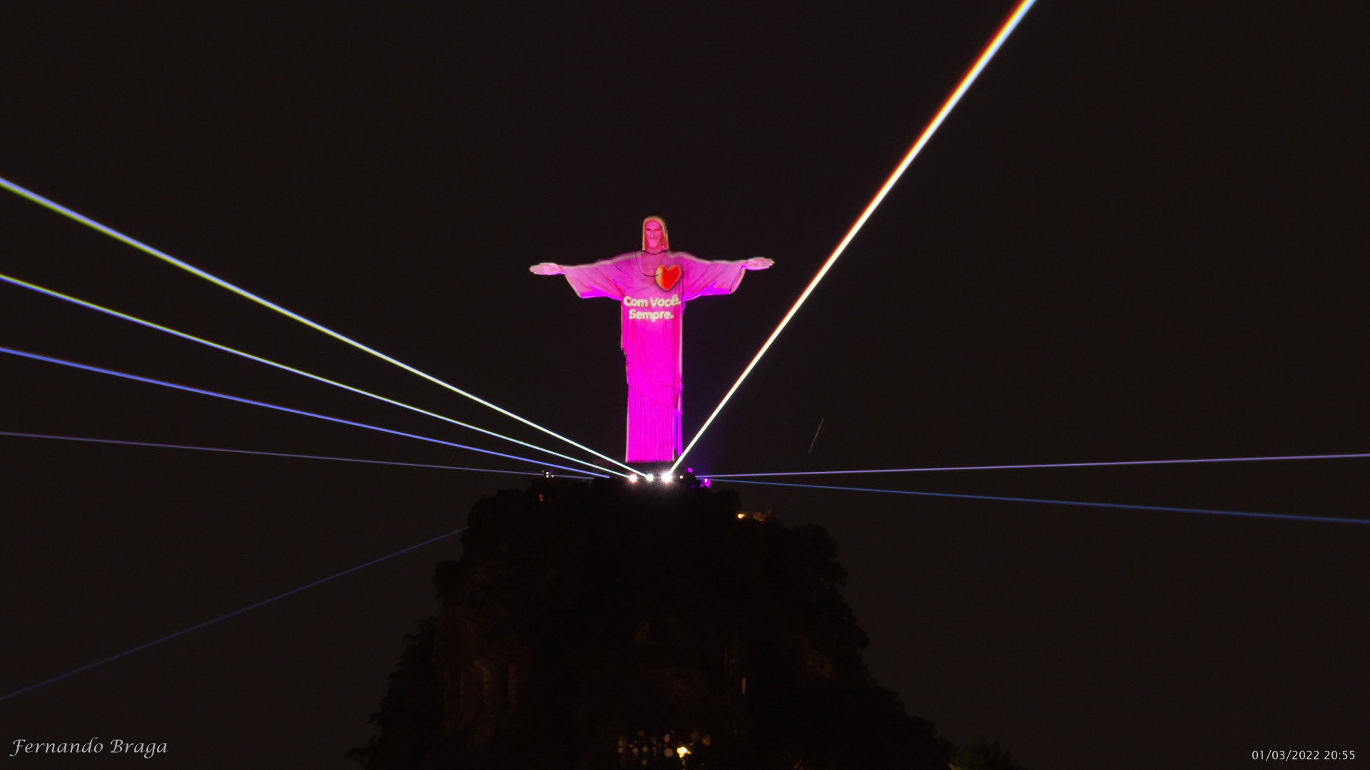 Projeções no Cristo Redentor em homenagem aos 457 anos da Cidade Maravilhosa. Campanha da Bradesco Seguros.