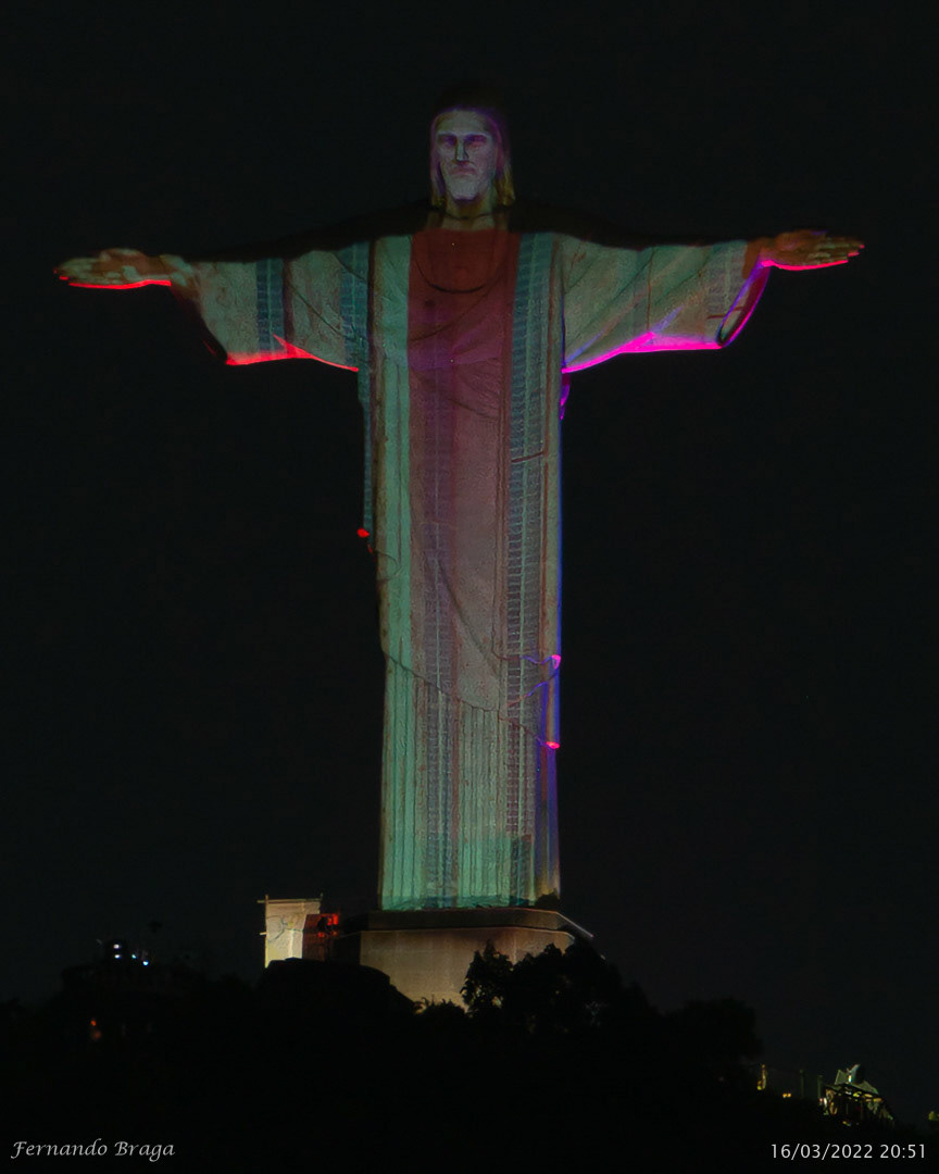 Cristo Redentor lembrando do Dia Mundial do Sono celebrado em 18 de Março.