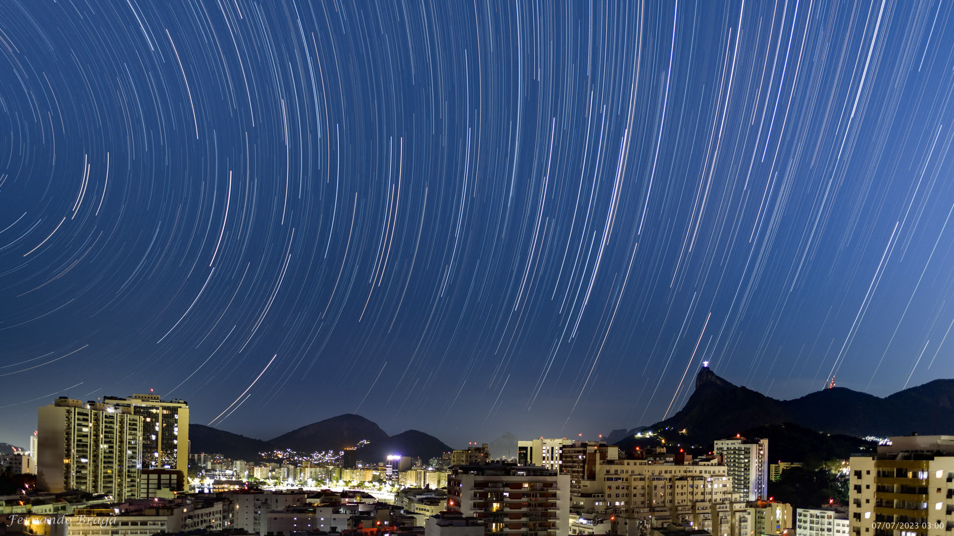 Star Trail no Cristo Redentor - 03h às 5h30 - 160 fotos