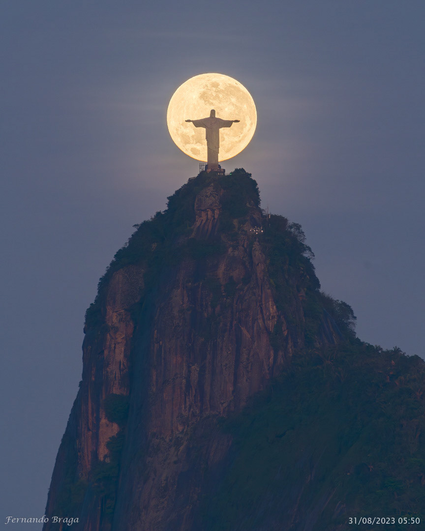 Lua Azul Abençoada