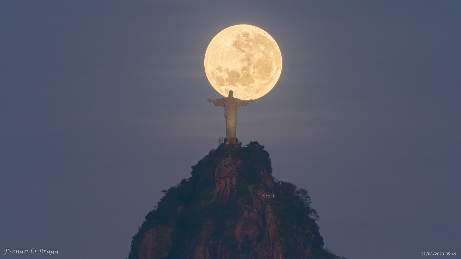 Lua Azul Abençoada