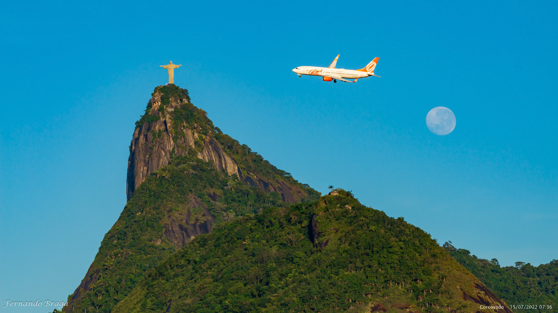 Pôr da Lua no Corcovado