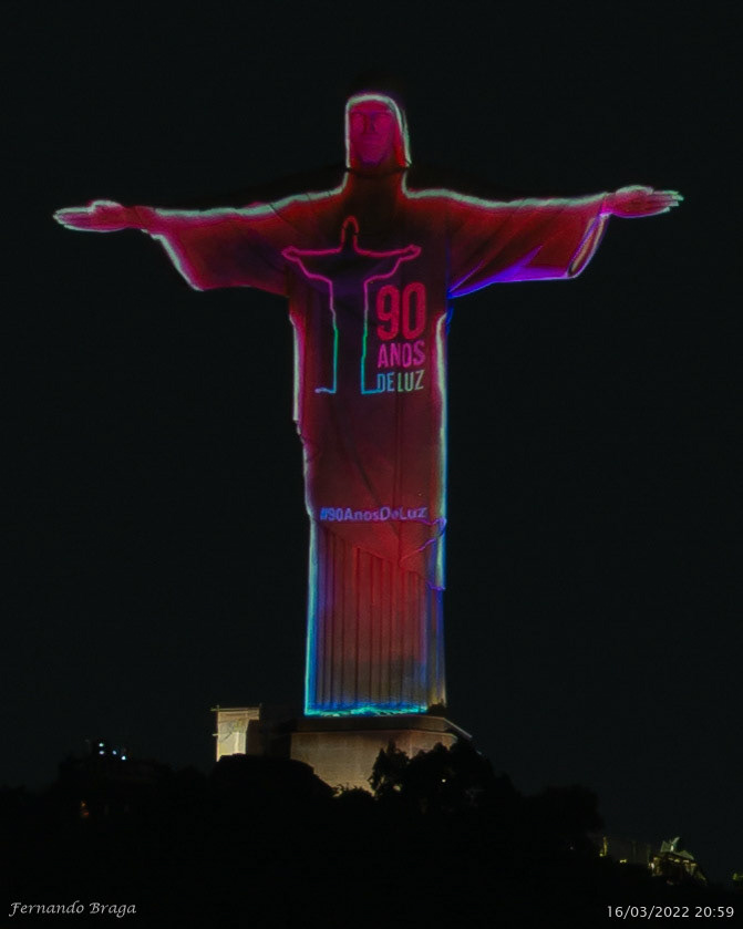 Cristo Redentor lembrando do Dia Mundial do Sono celebrado em 18 de Março.