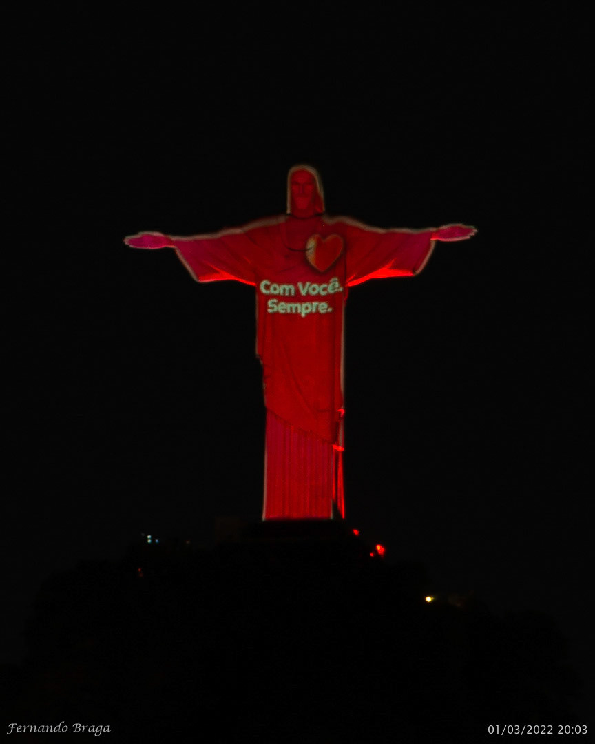 Projeções no Cristo Redentor em homenagem aos 457 anos da Cidade Maravilhosa. Campanha da Bradesco Seguros.