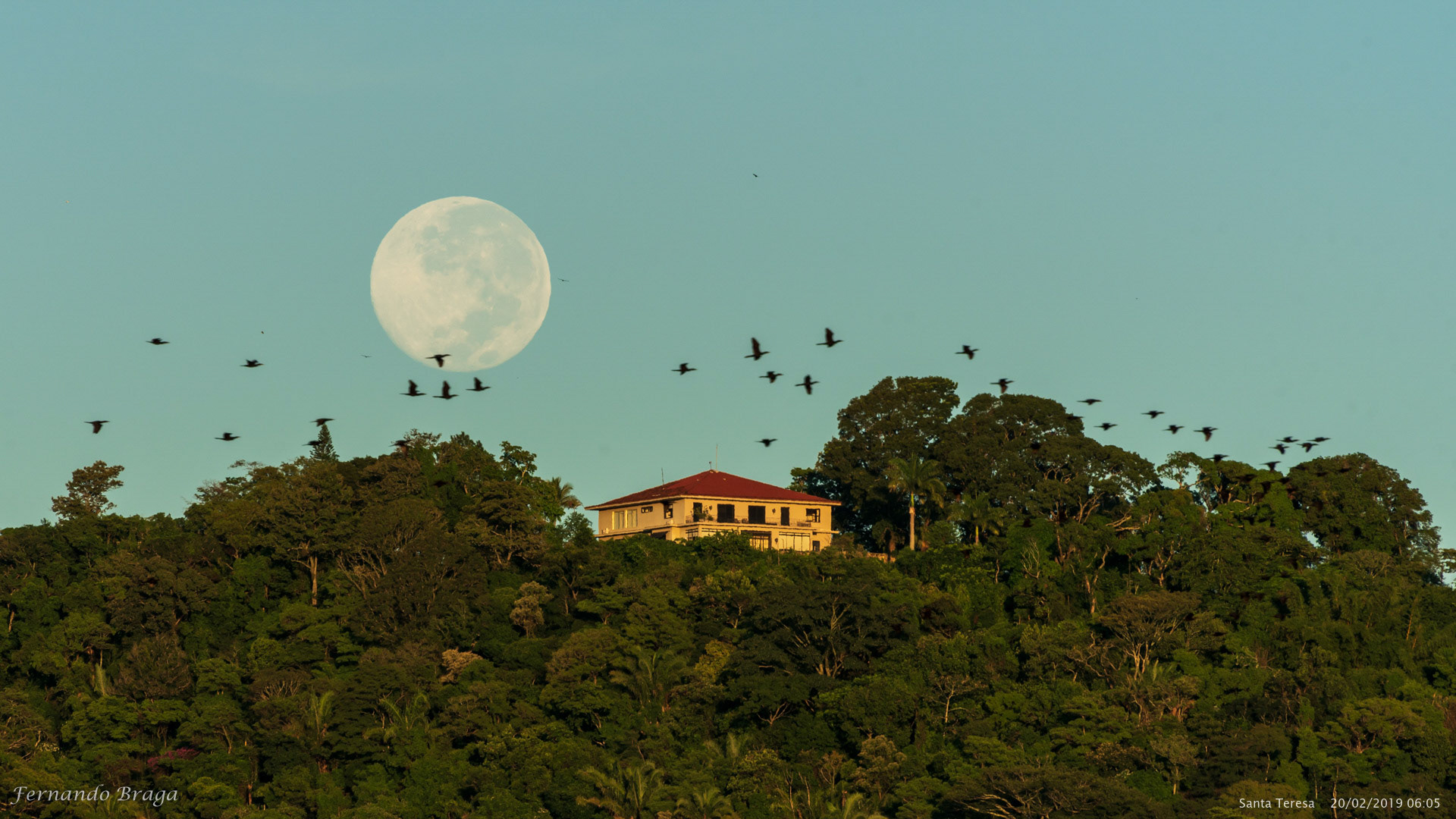 Pôr da Lua Cheia em Santa Teresa, Rio de Janeiro