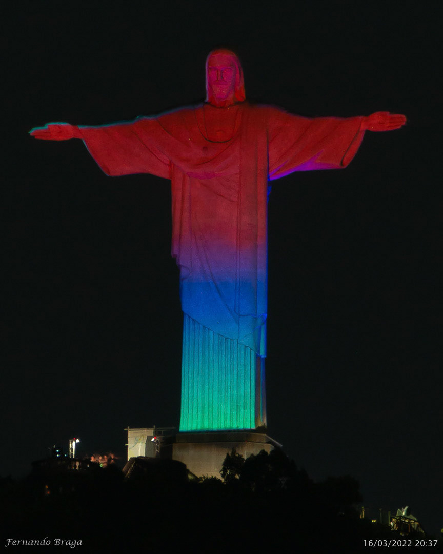 Cristo Redentor lembrando do Dia Mundial do Sono celebrado em 18 de Março.
