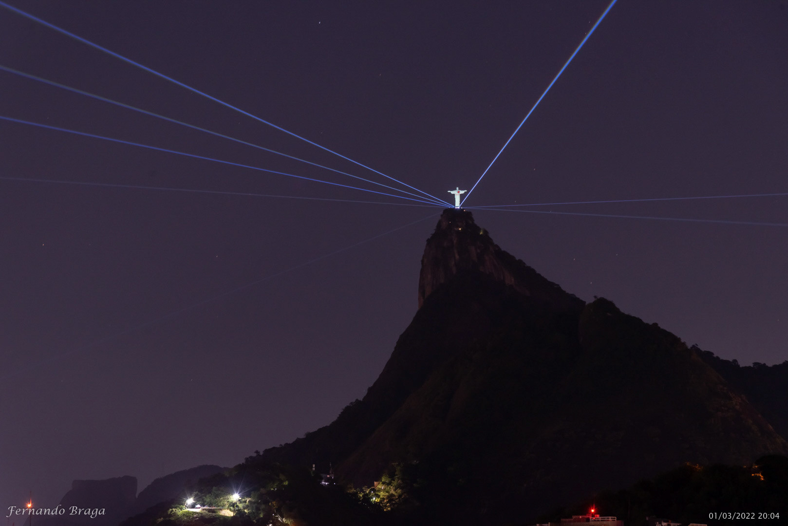 Projeções no Cristo Redentor em homenagem aos 457 anos da Cidade Maravilhosa. Campanha da Bradesco Seguros.