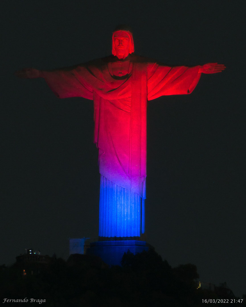 Cristo Redentor lembrando do Dia Mundial do Sono celebrado em 18 de Março.