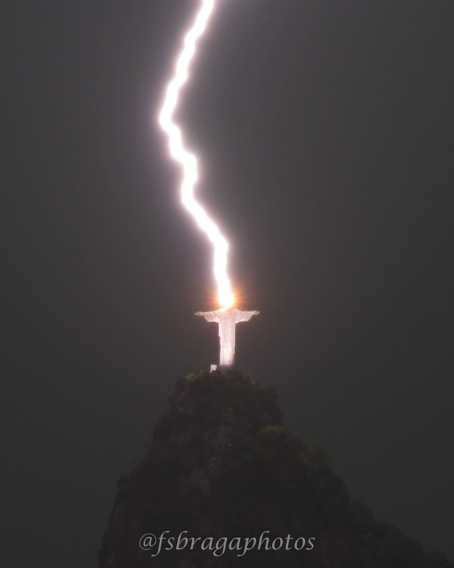 Raio Divino / Divine Lightning