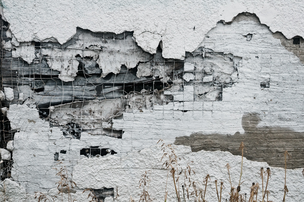 Crumbling Wall 