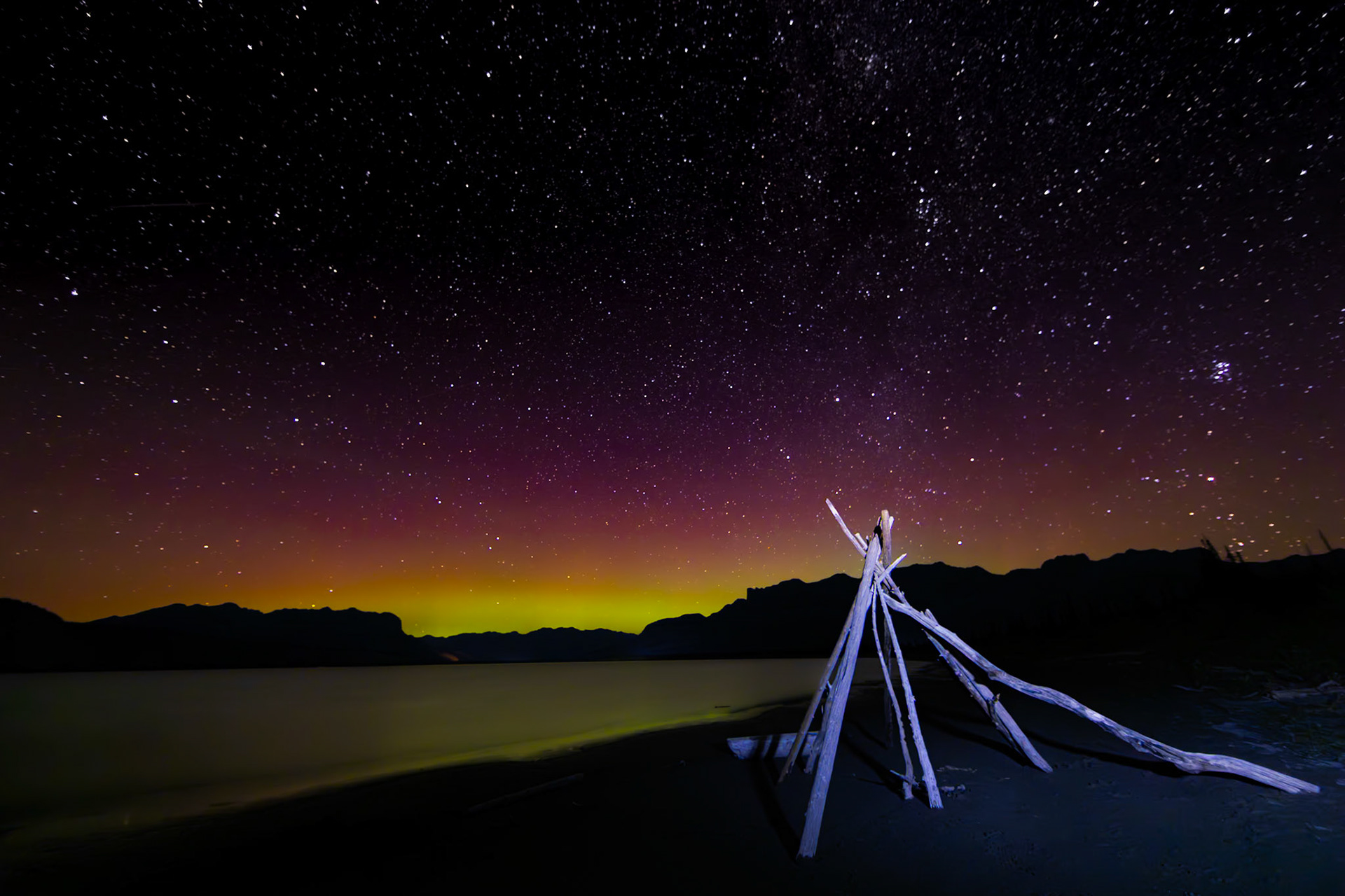Aurora at Jasper Lake