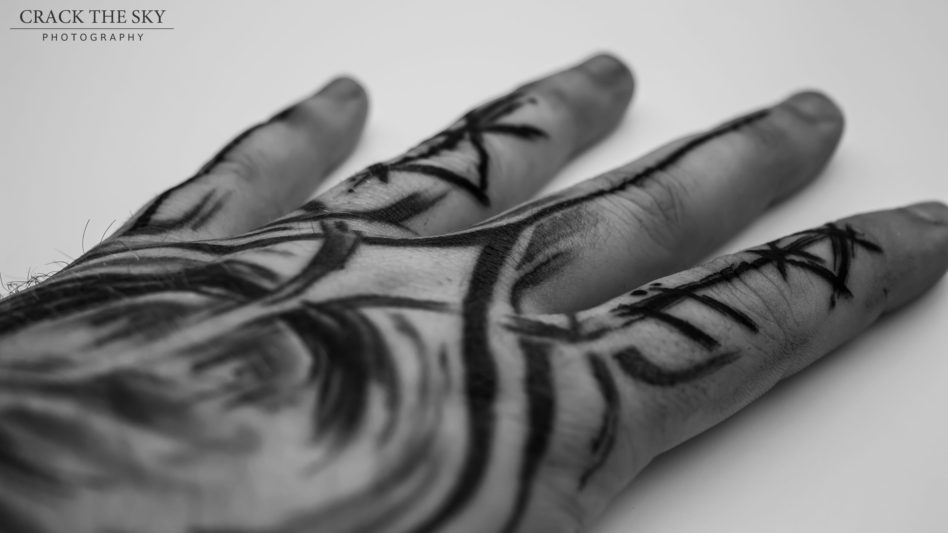 Hand and finger tattoos