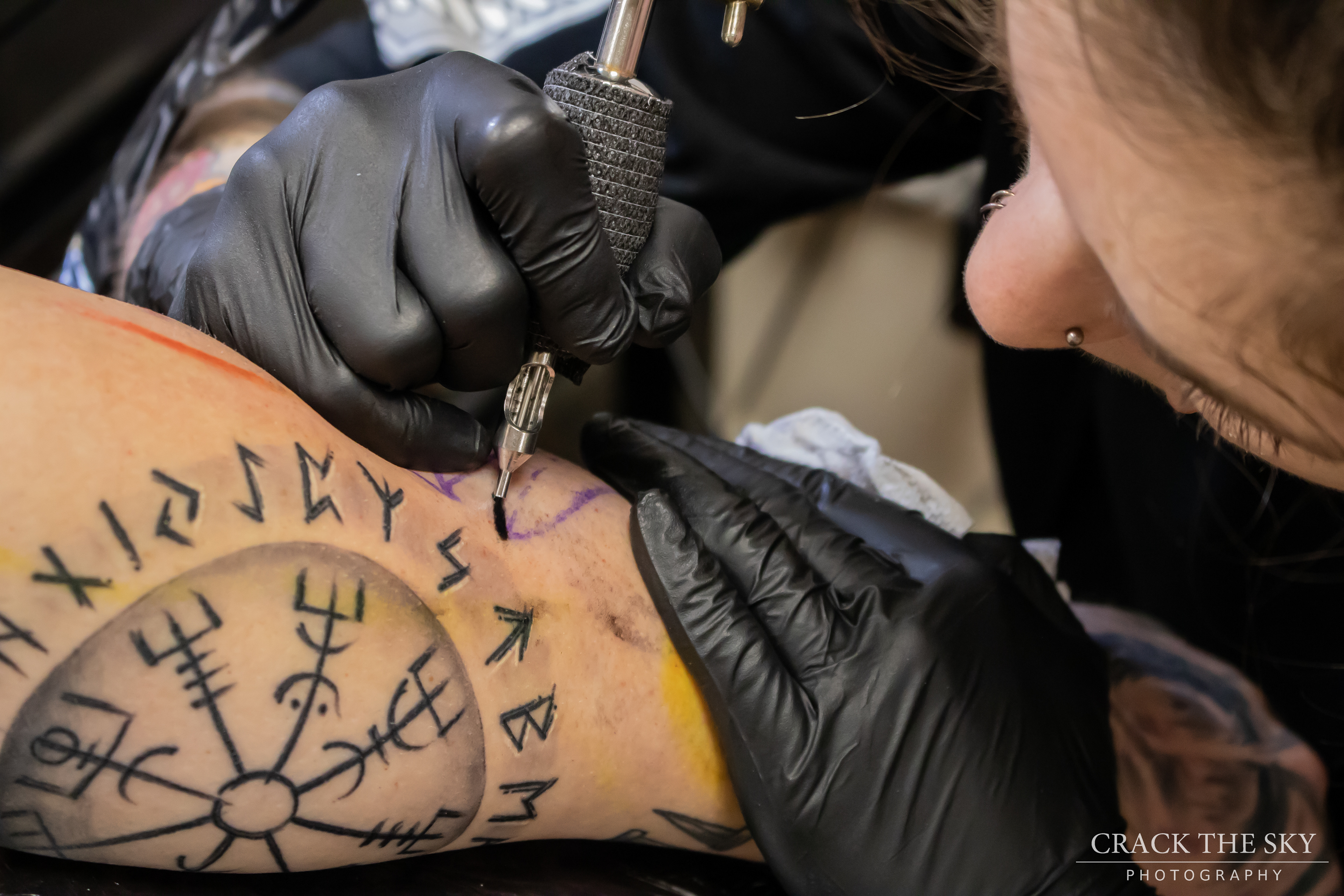 Tattooing by @caz_gold (instagram)