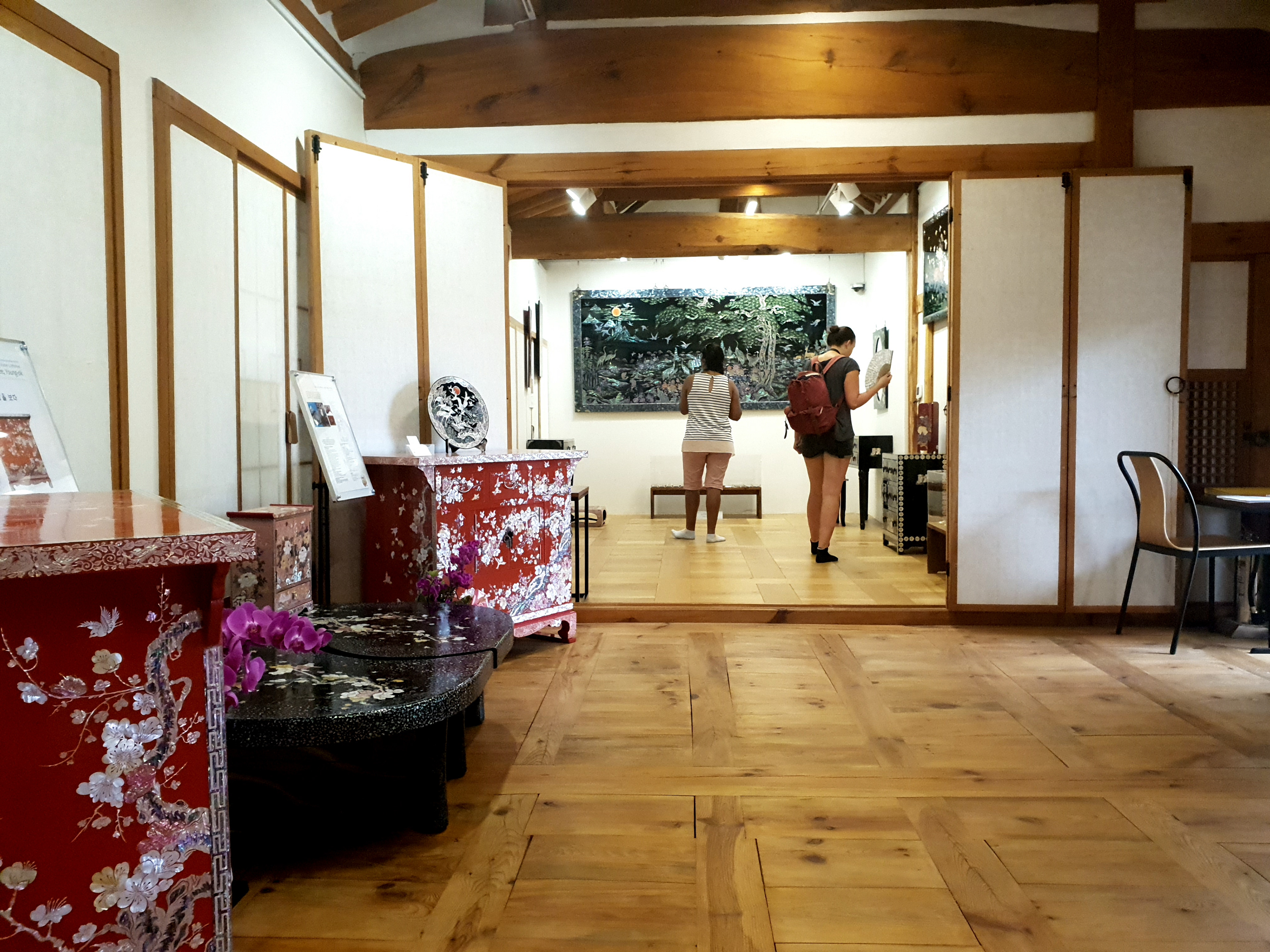 Mother-of- Pearl, Seeing the Hope_ BUKCHON HANOKCHUNG SOLO EXHIBITION
