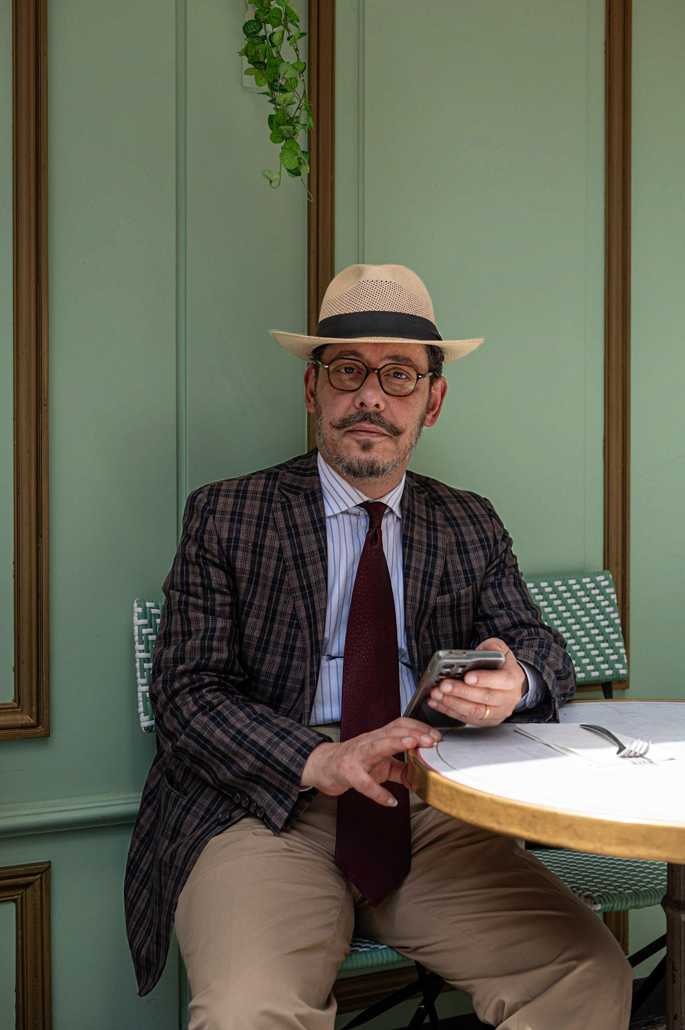 Joli chapeau, Monsieur