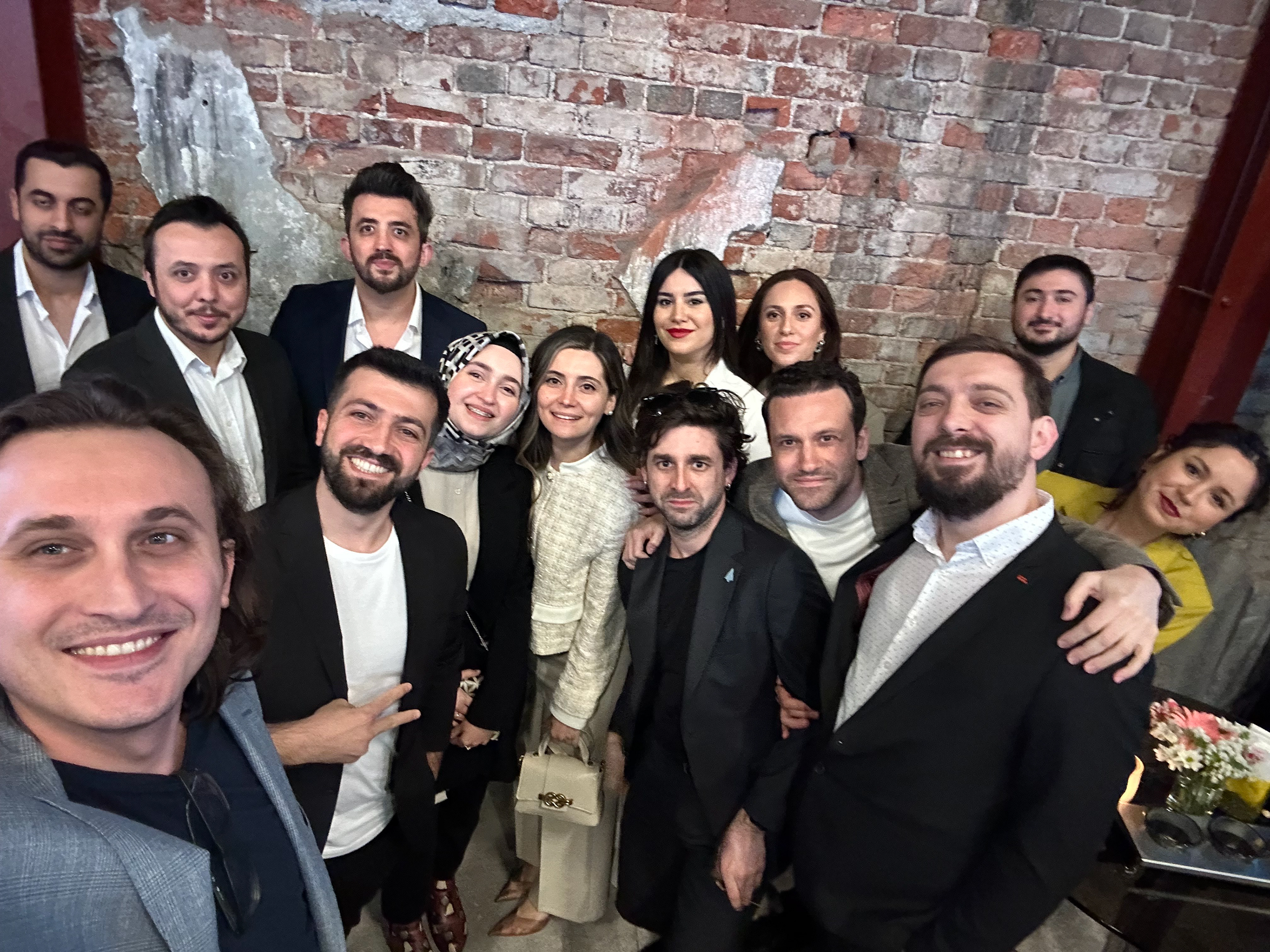 tabii lansman team selfie