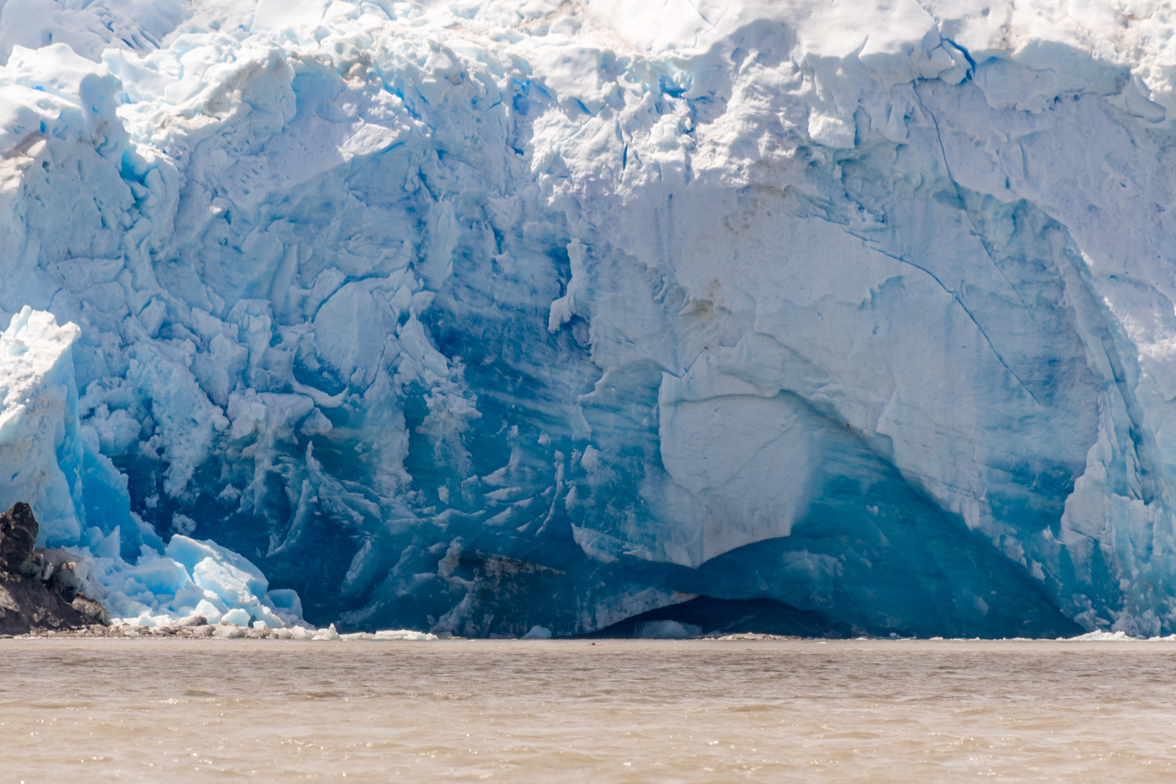 Le bleu intense de la glace