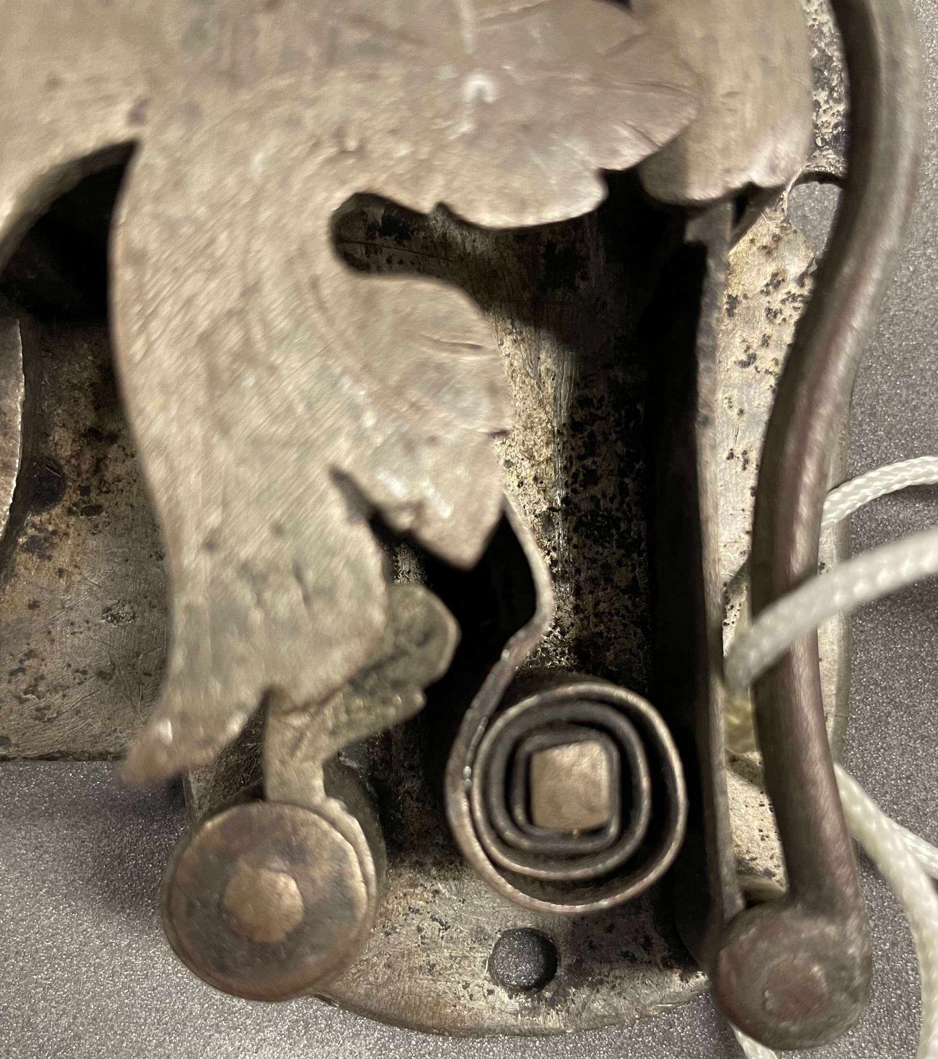 Iron hinge