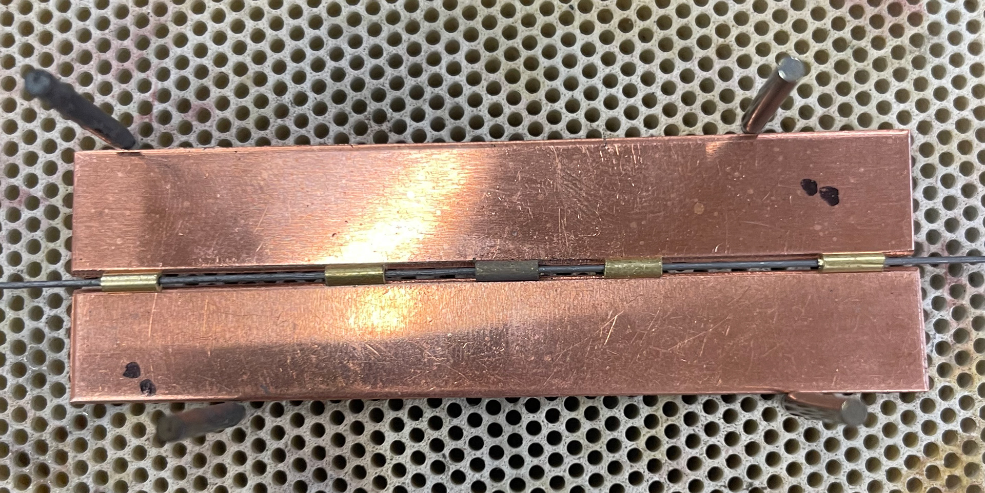 Hinge with bigger gap