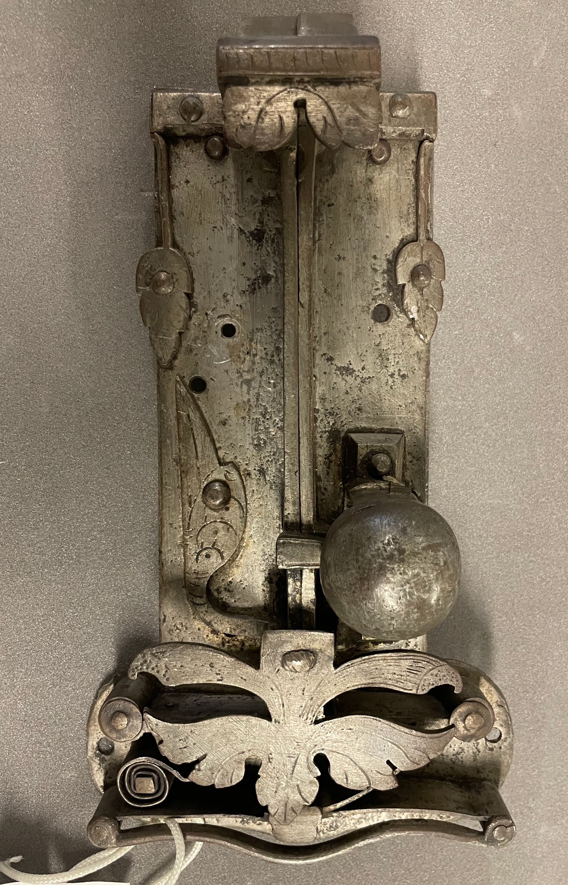 Iron hinge
