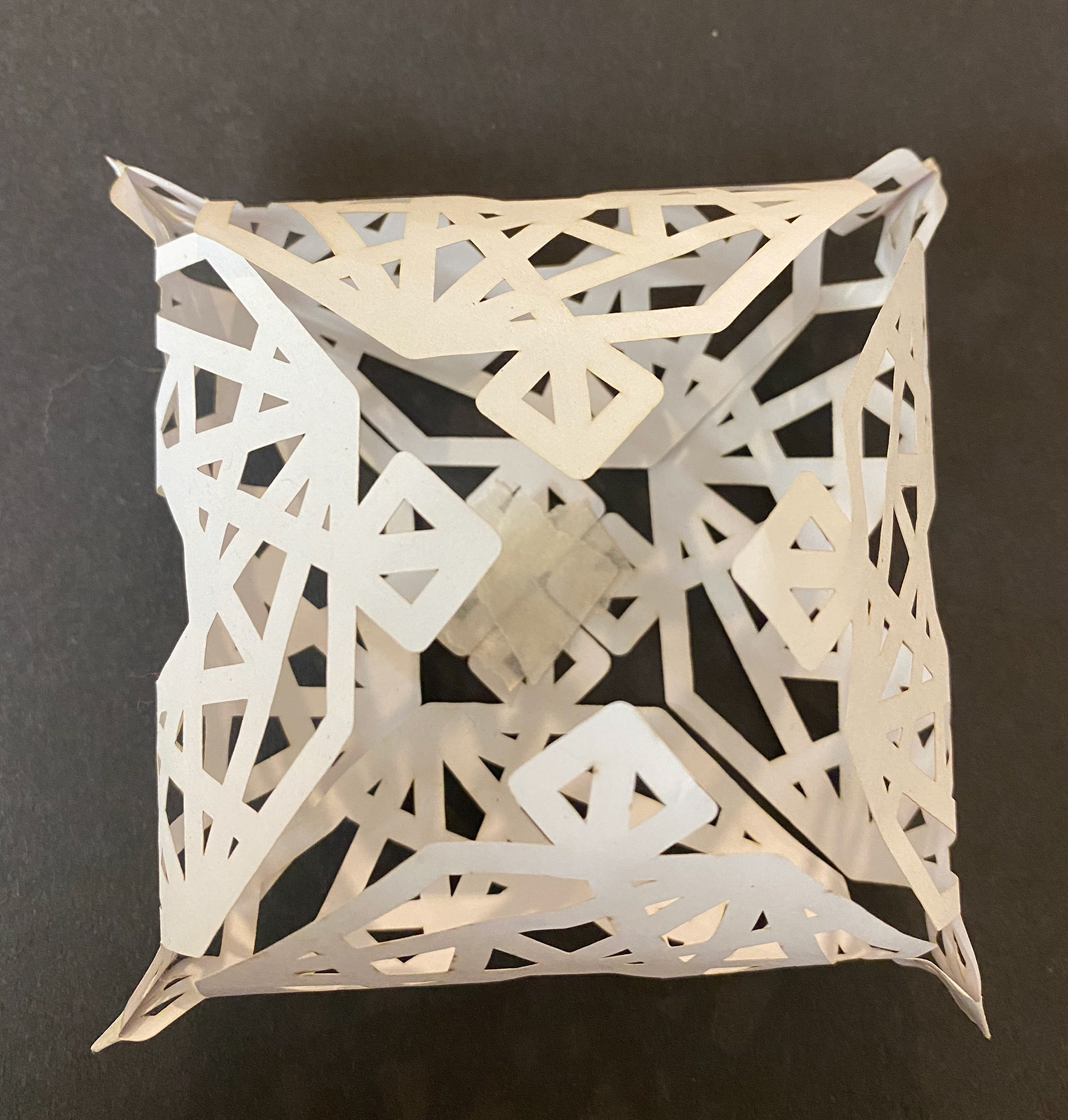 Form from above with no hinges