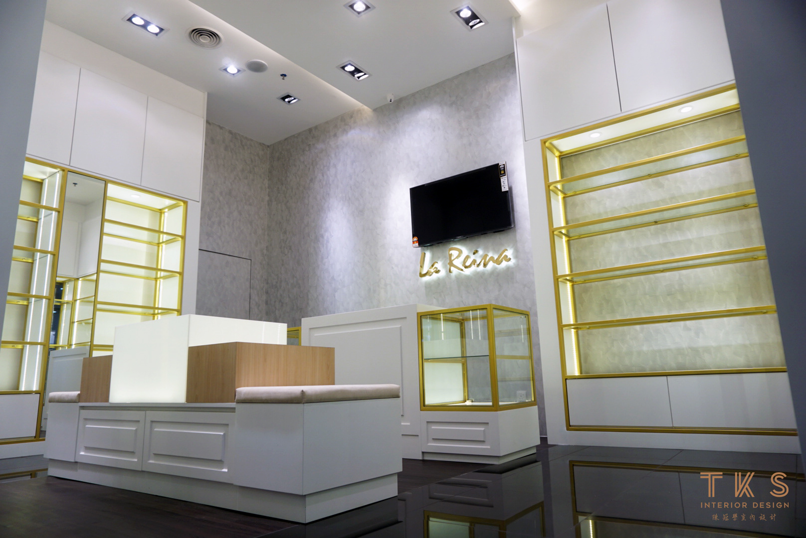 Commercial Design , LA REINA RETAIL SHOP @ JAKEL - MODERN CLASSIC
