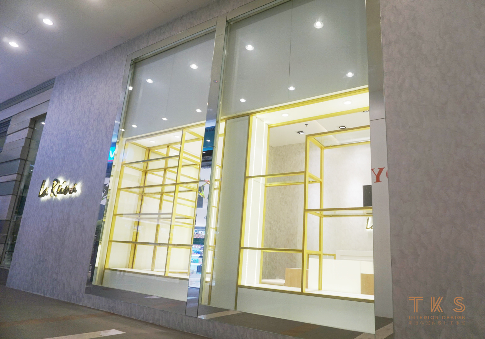 Commercial Design , LA REINA RETAIL SHOP @ JAKEL - MODERN CLASSIC