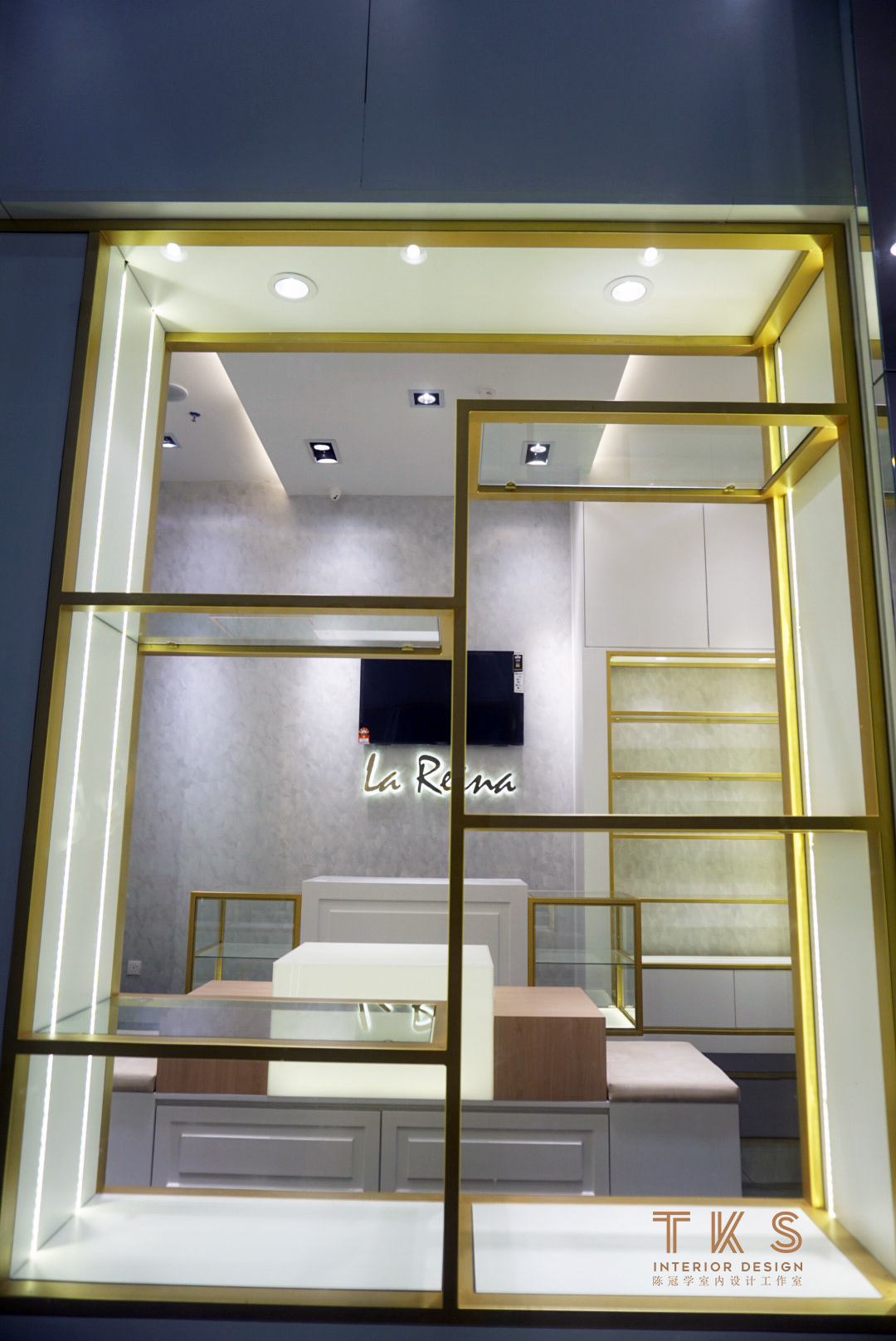 Commercial Design , LA REINA RETAIL SHOP @ JAKEL - MODERN CLASSIC