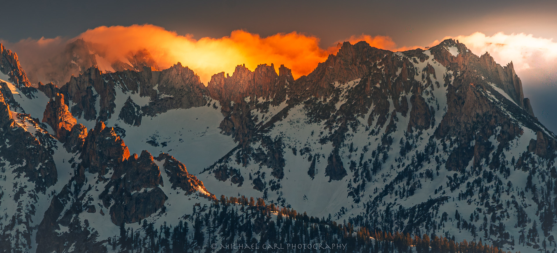 Sierra Nevada Mountains photography capture of sunset on Sawtooth Ridge.