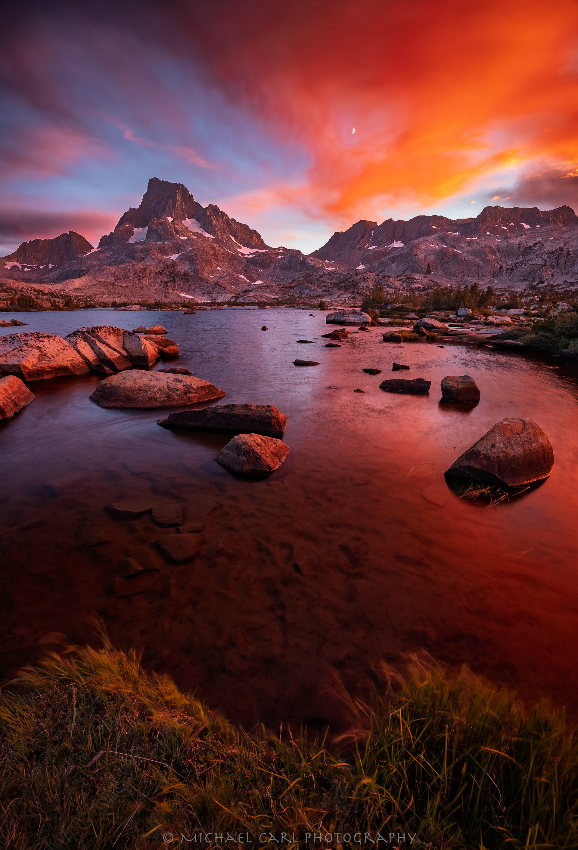 Sierra Nevada landscape photography of sunset on Thousand Island Lake in Ansel Adams Wilderness.