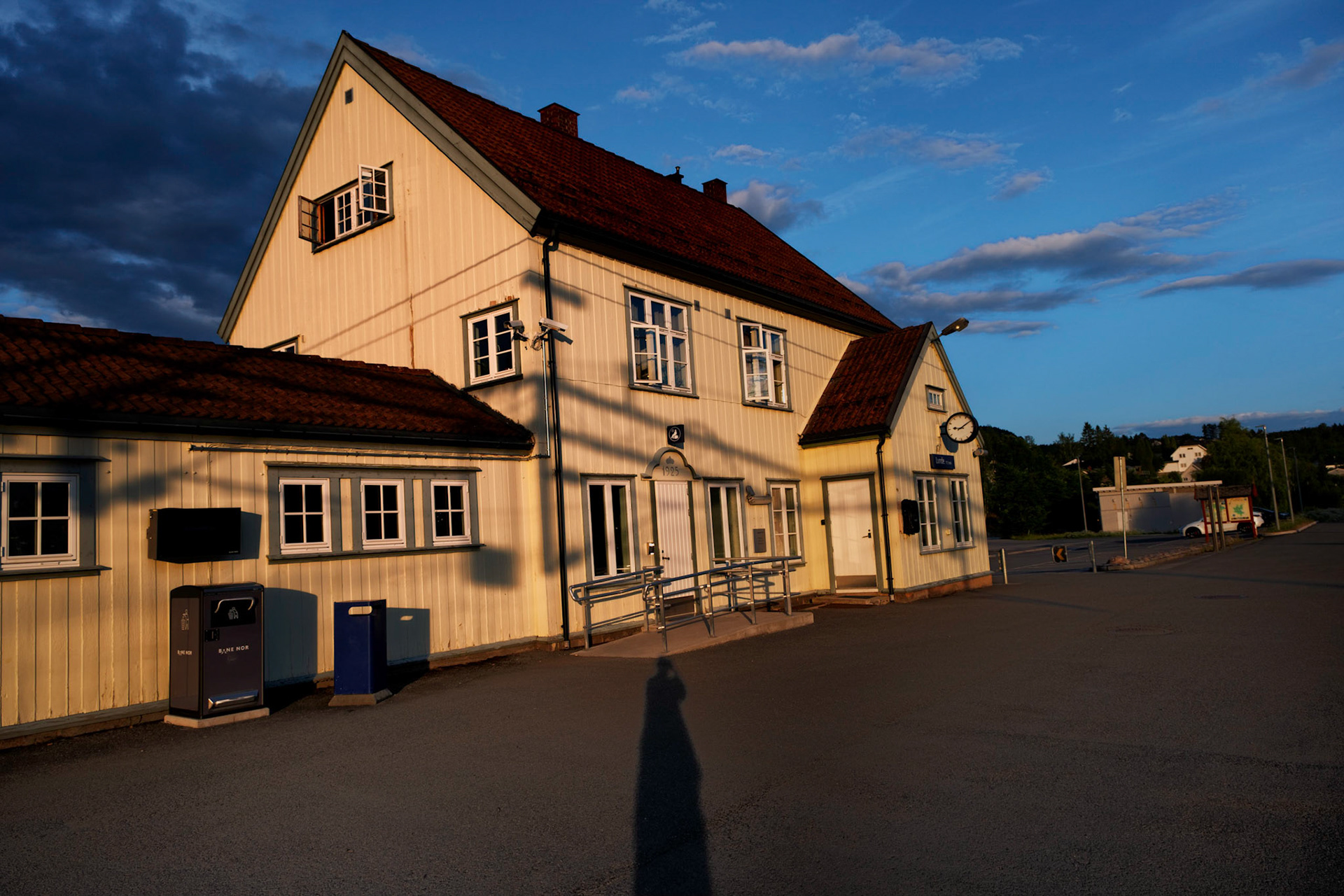 En Lørdags  ettermiddag med sang på låven til Ellen og Gunnar Ajer og deretter en tur til slusene i Lunde. Sammen med Bruno