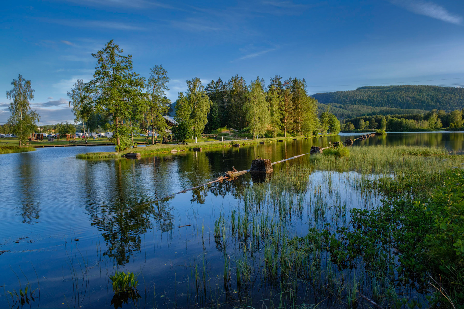 En Lørdags  ettermiddag med sang på låven til Ellen og Gunnar Ajer og deretter en tur til slusene i Lunde. Sammen med Bruno