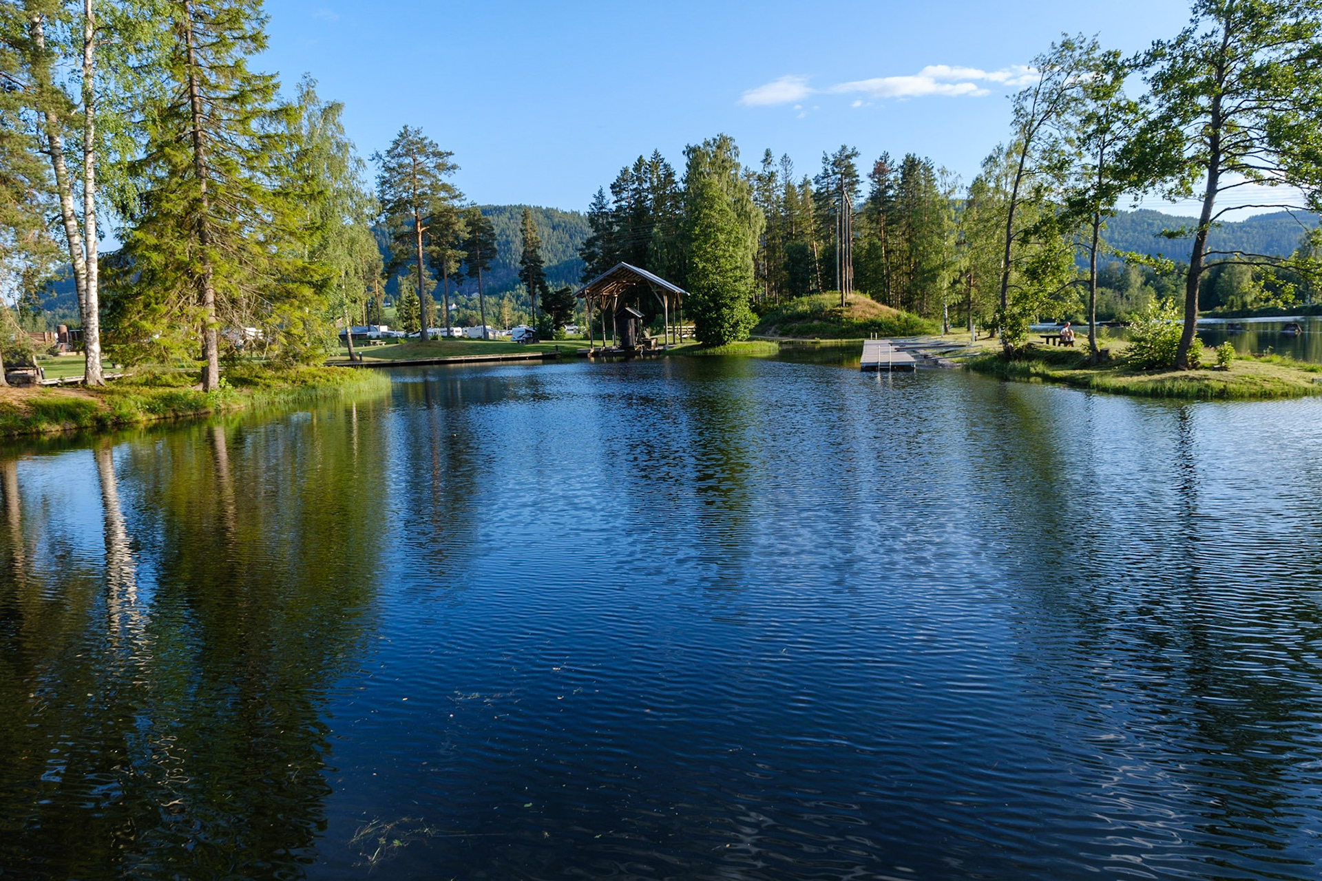 En Lørdags  ettermiddag med sang på låven til Ellen og Gunnar Ajer og deretter en tur til slusene i Lunde. Sammen med Bruno