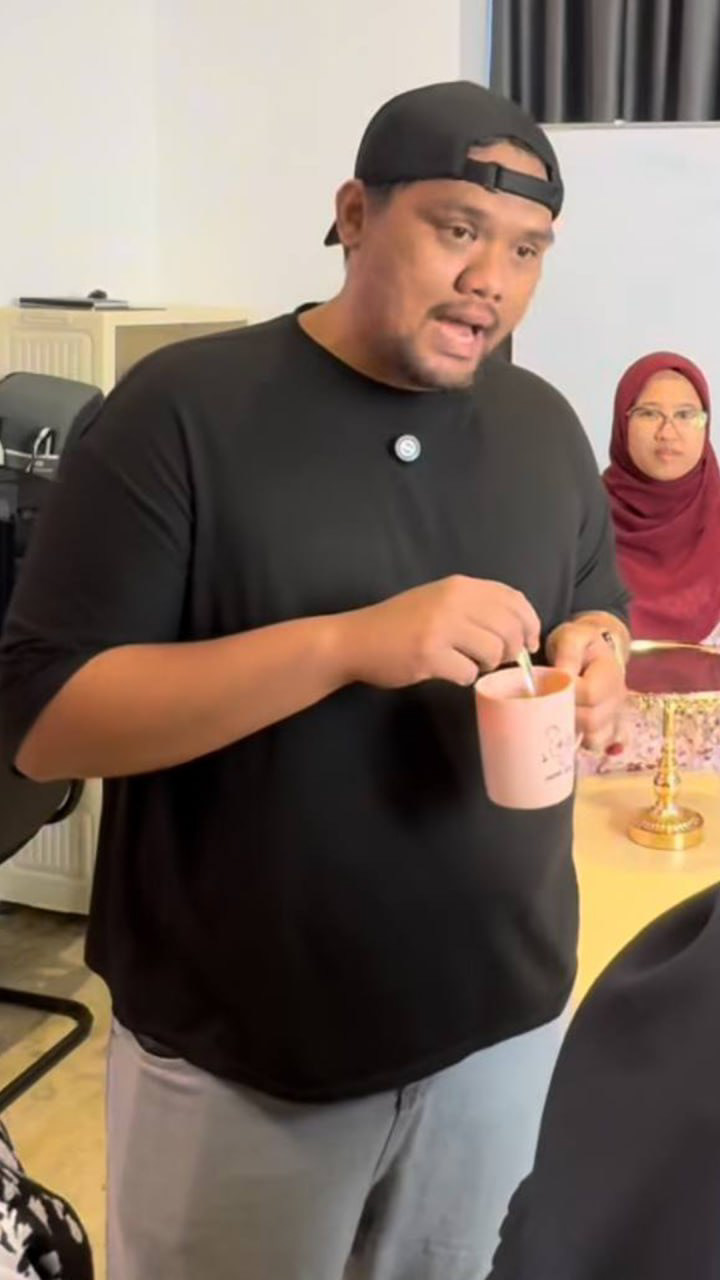 En Azrul (Manager & QC)