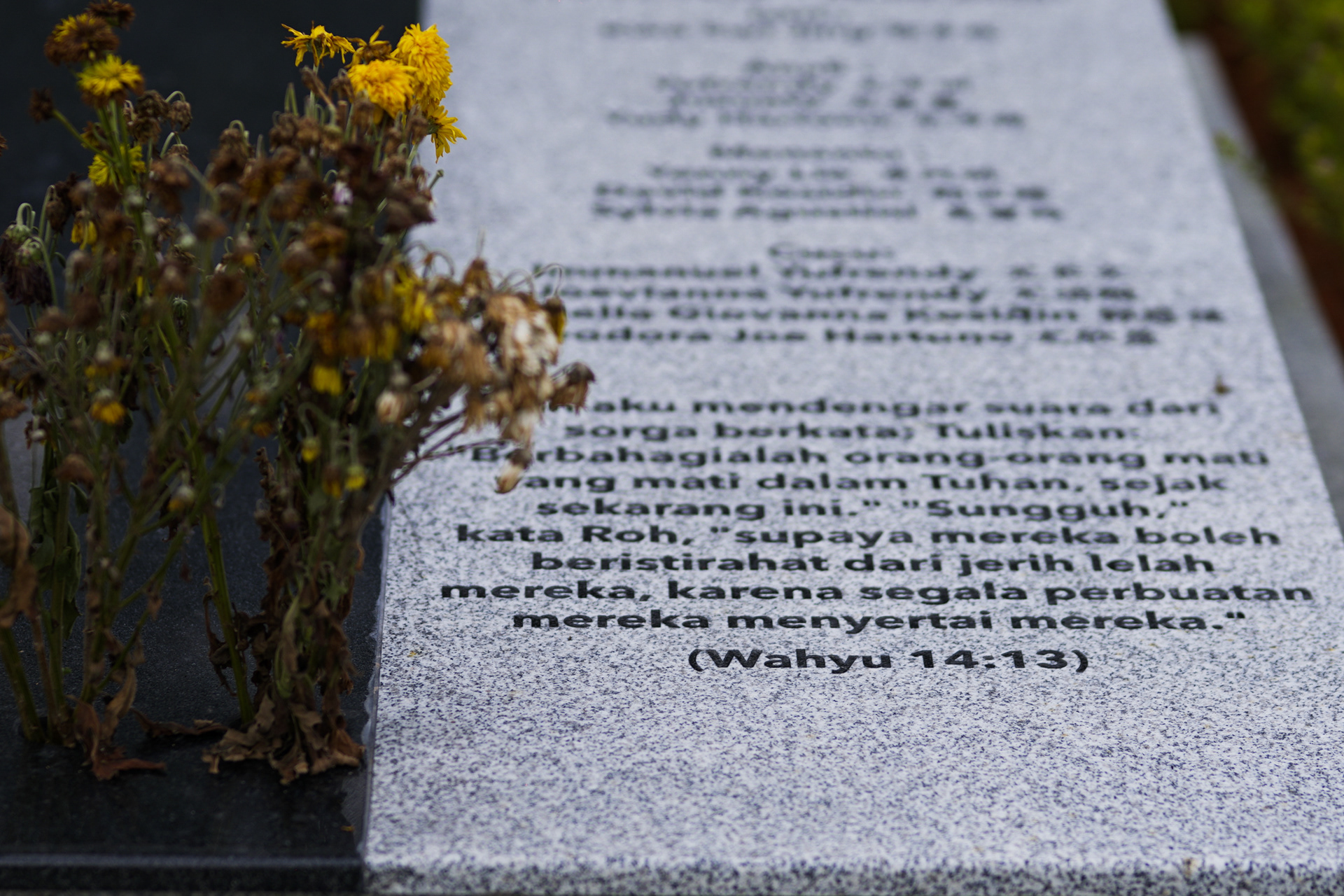 PEMBUATAN MAKAM