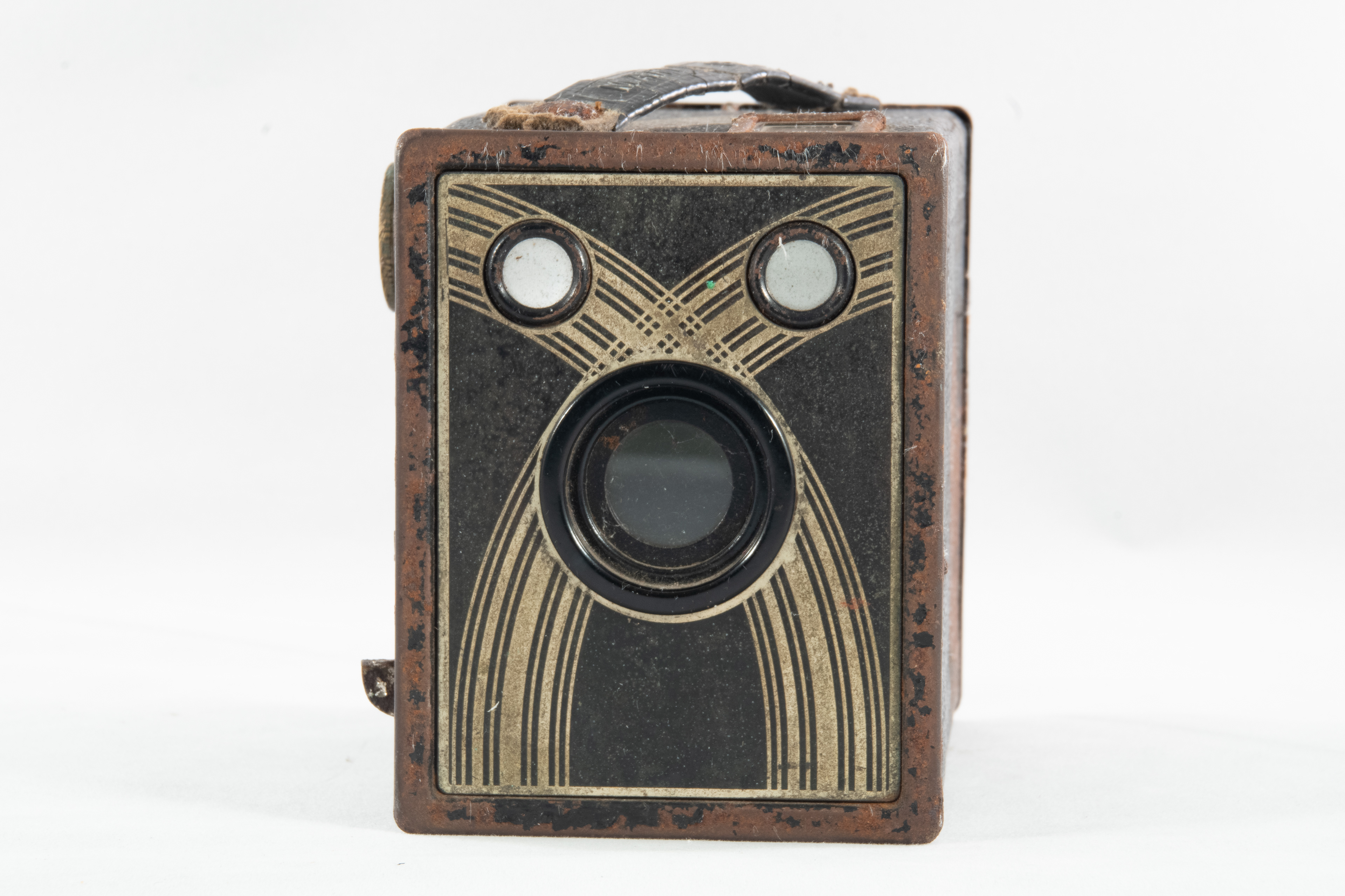 Made by Ansco for Sears in the 1930s  This is the earlier "Deco" version. Rough shape, but pretty rare.