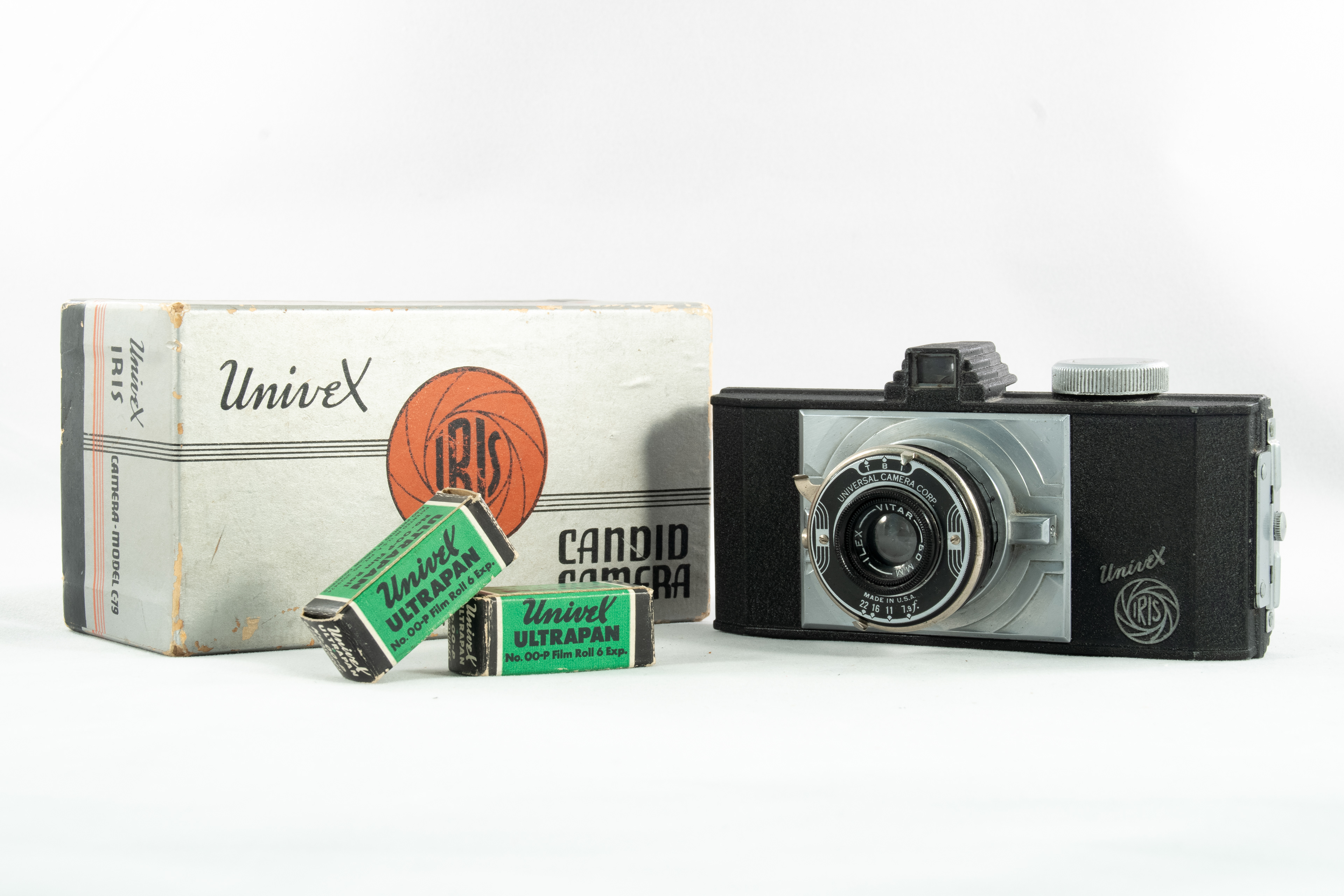 1938 - Universal Camera Corporation Univex Iris