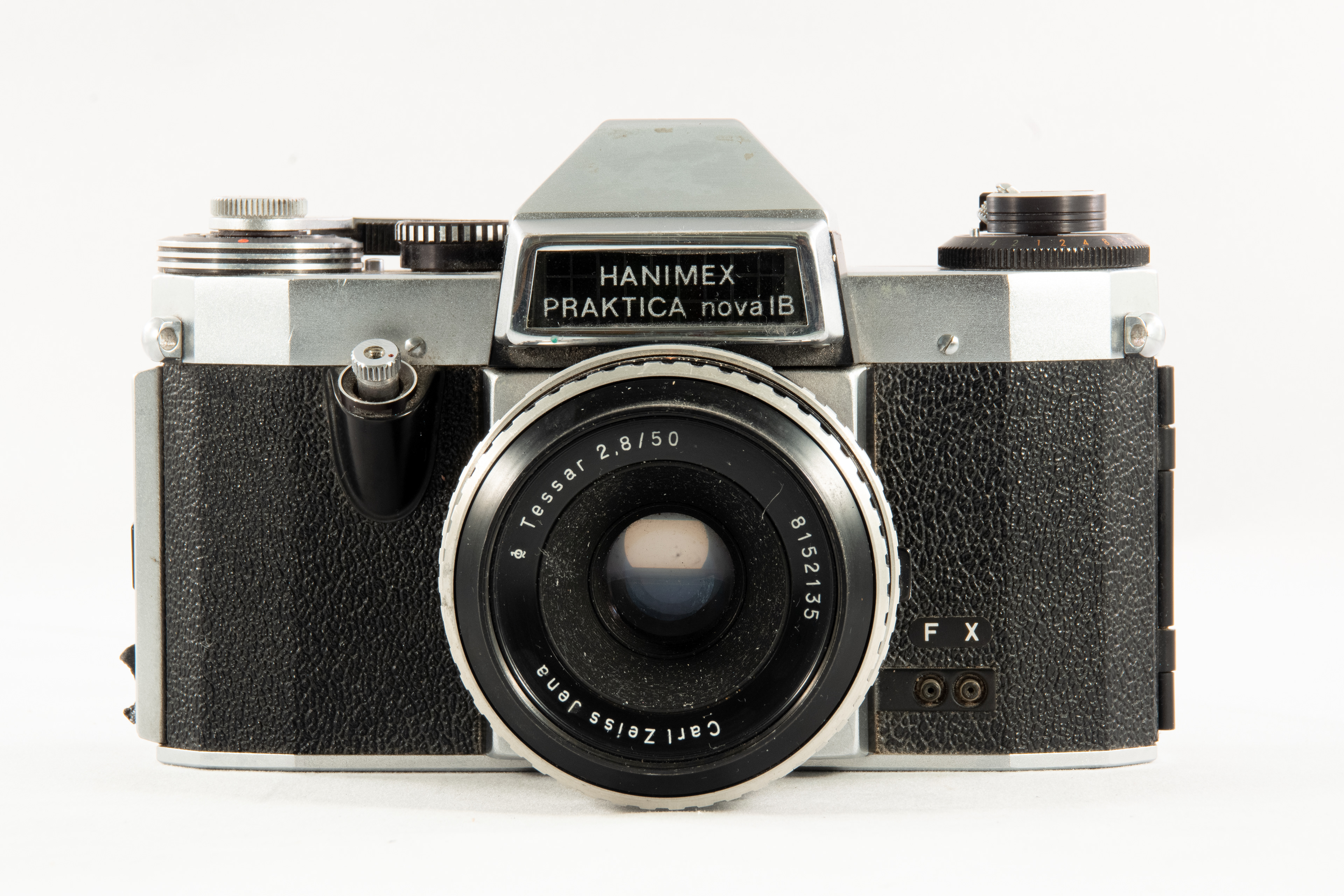 Made in East Germany - Gifted to Collection by Tom Lemme.  Capt. Vic's personal camera.