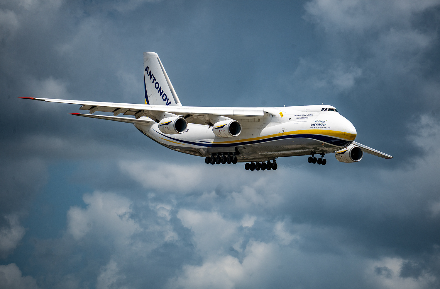 AN 124 Ukrainian Cargo Plane on Approach To Melbourne, Florida