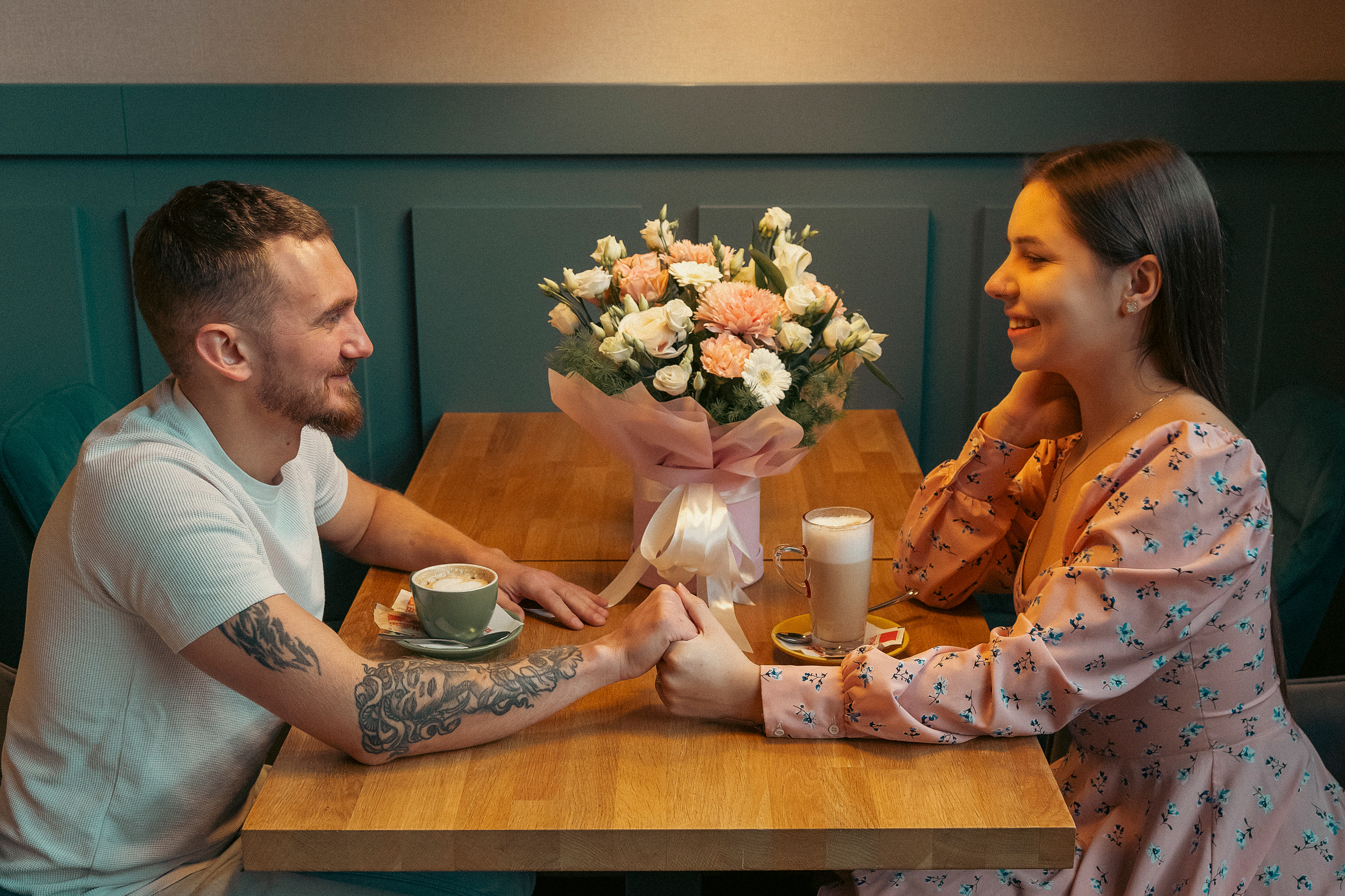 Фотосессия для магазина цветов: тема День всех влюбленных