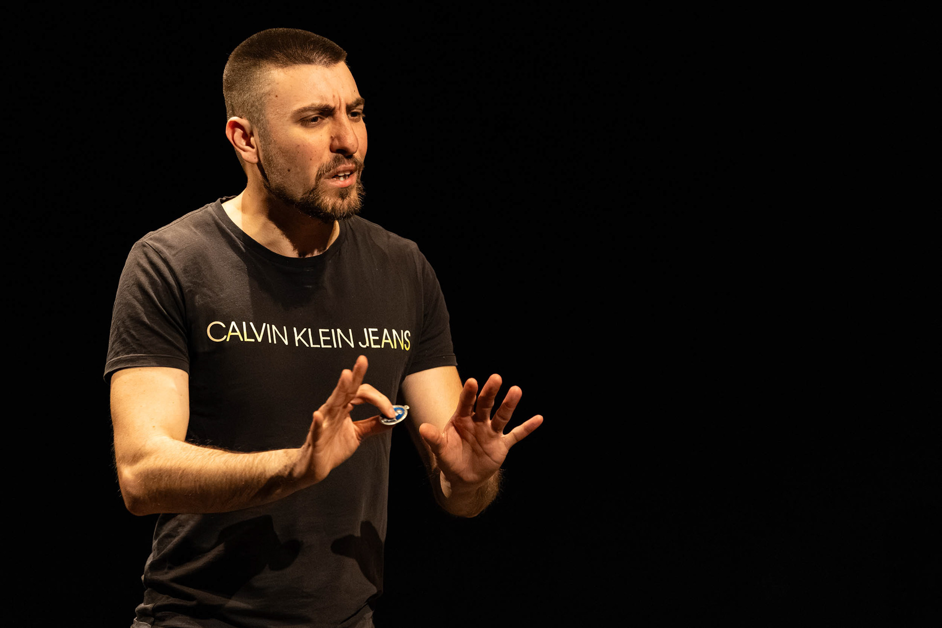 Napoli, 2026, Teatro NEST - Workshop di recitazione a cura di Ciro Esposito. Nella foto un allievo