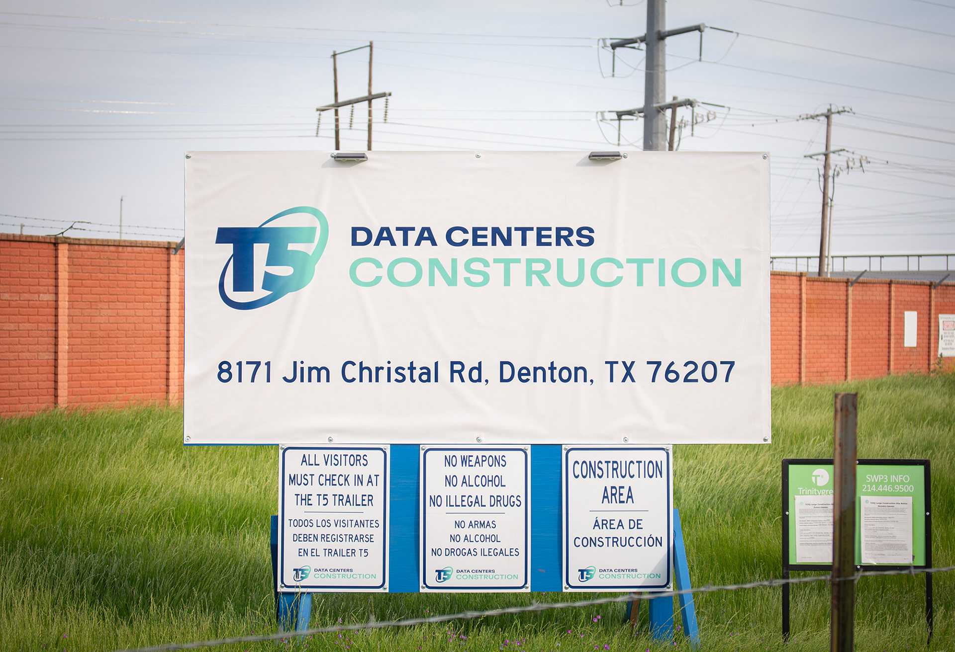 DENTON, TEXAS April 14, 2025  A T5 Data Centers Construction sign at the entrance of the Core Scientific data center construction site in Denton, Texas. Photo/ Natalie VanDerWal