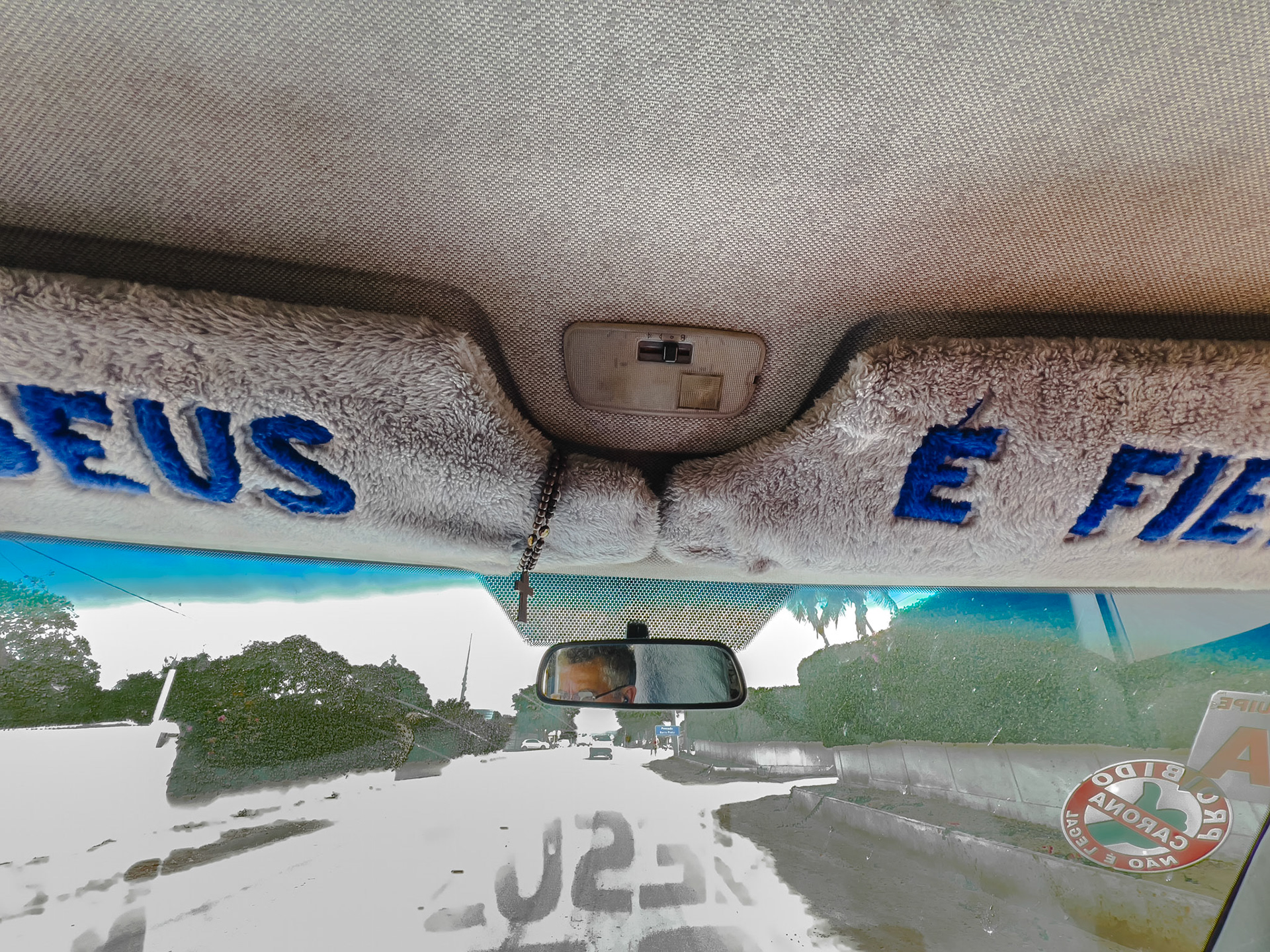 5) COTIDIANO. Há um mar de poesias no sertão e o cotidiano é um convite cor de terra vermelha, terra vermelha do sertão.