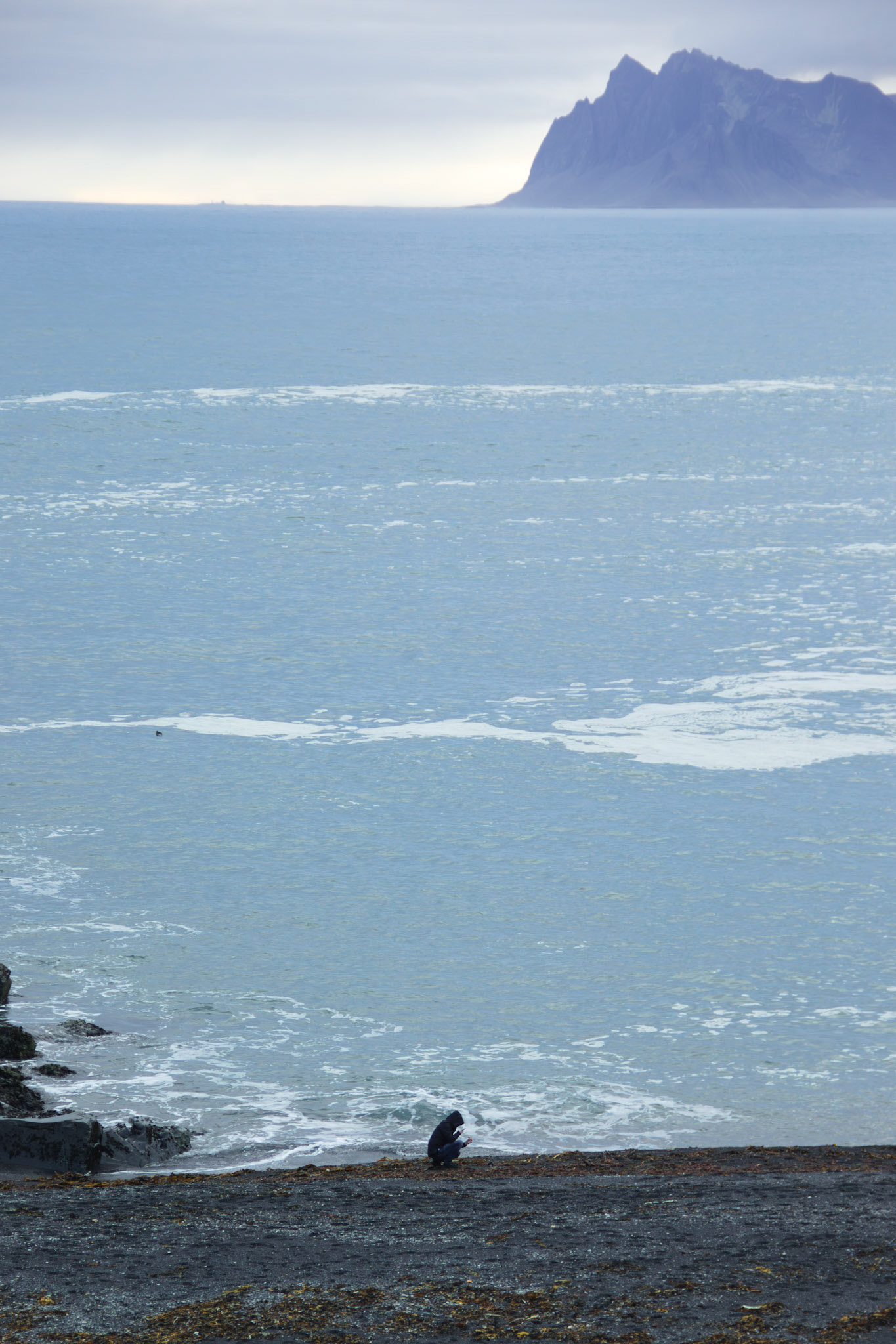 EM MEIO AO MAR (BELOW THE SEA). Iceland, 2022