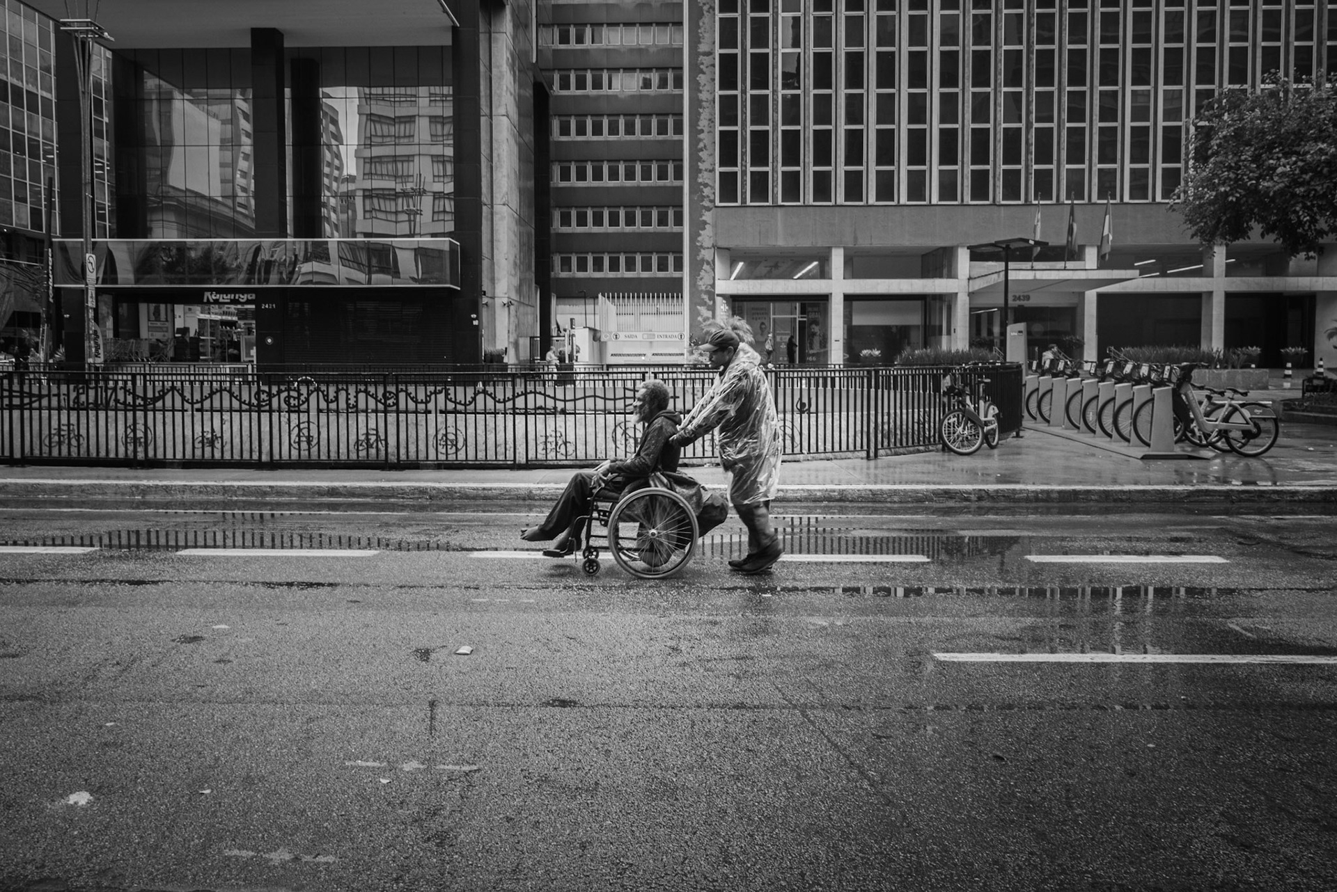 INVISIVEIS. Brasil, 2023