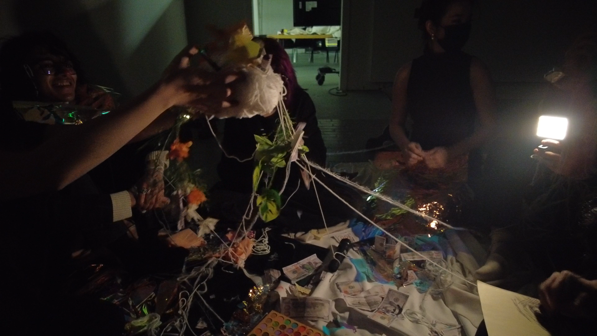 participants throwing the yarn