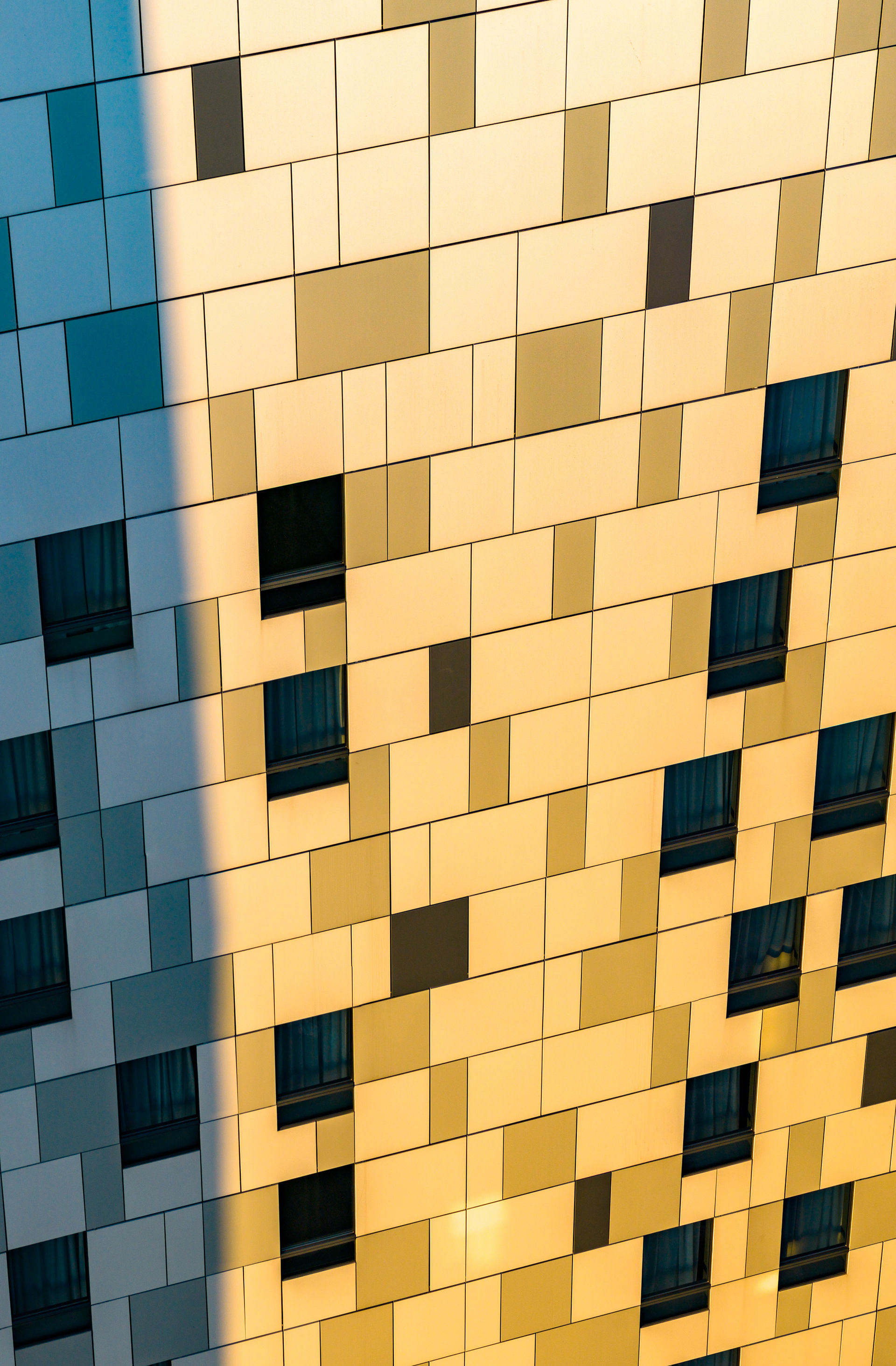 MASSY - Hilton Garden Inn (Architecte : Christian DE PORTZAMPARC)