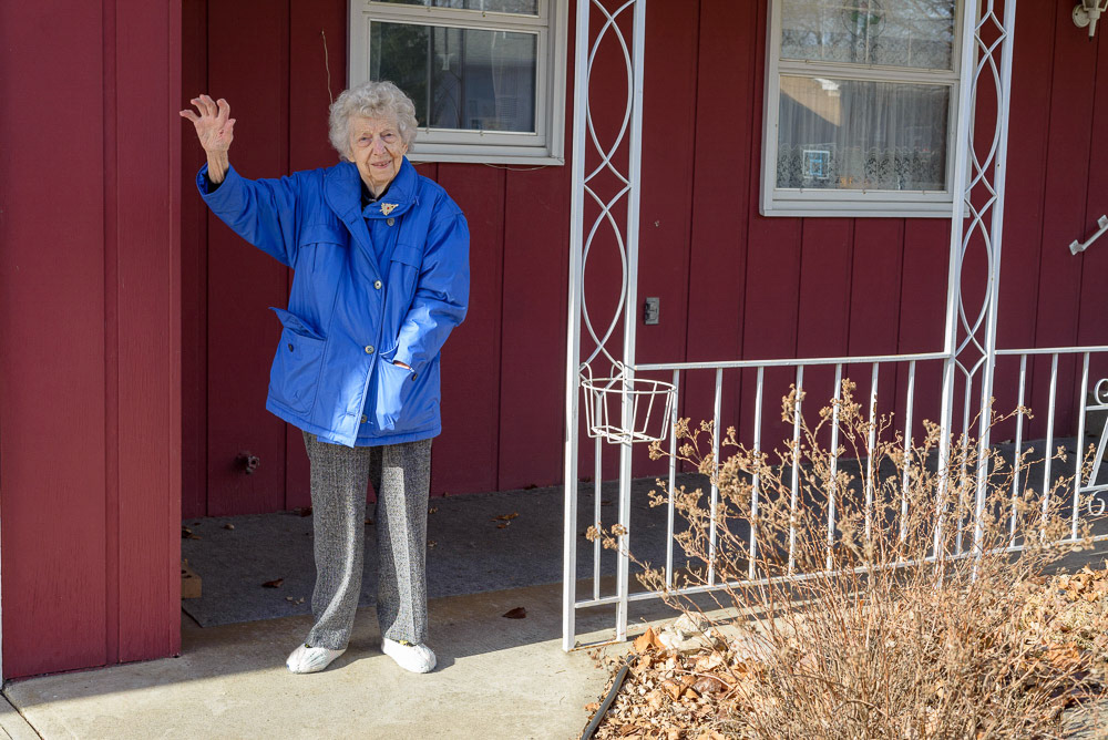 Leaving and waving, 12/2016
