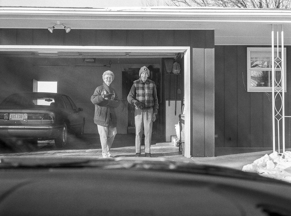 Leaving and waving, 12/2001